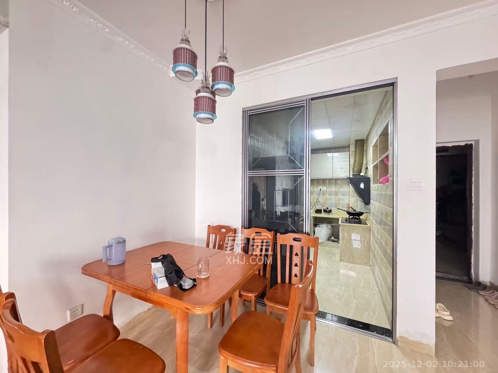 湘腾琴岛 3室2厅1卫 2500.0元/月 湘腾琴岛 3室2厅1卫 2500.0元/月室内图