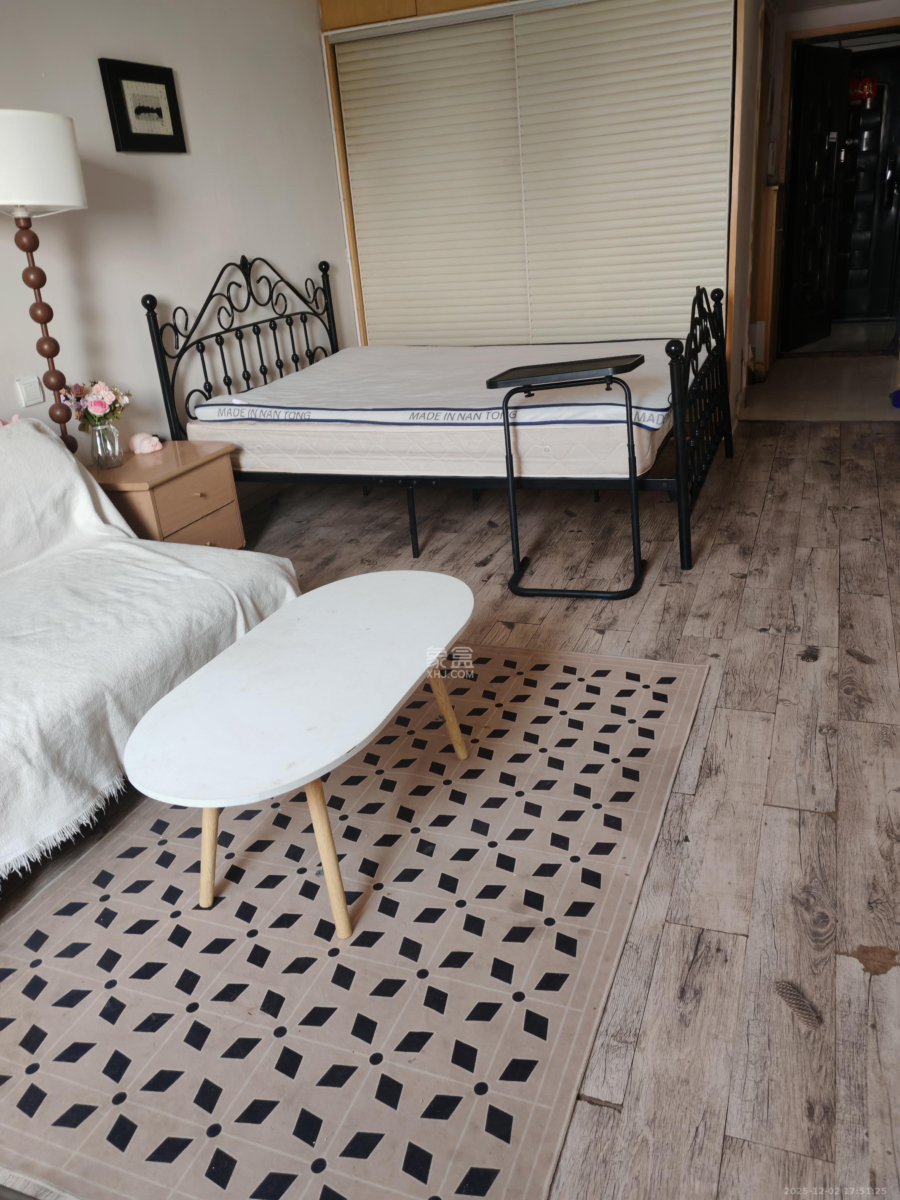 2076至高点  1室1厅1卫    1300.0元/月室内图