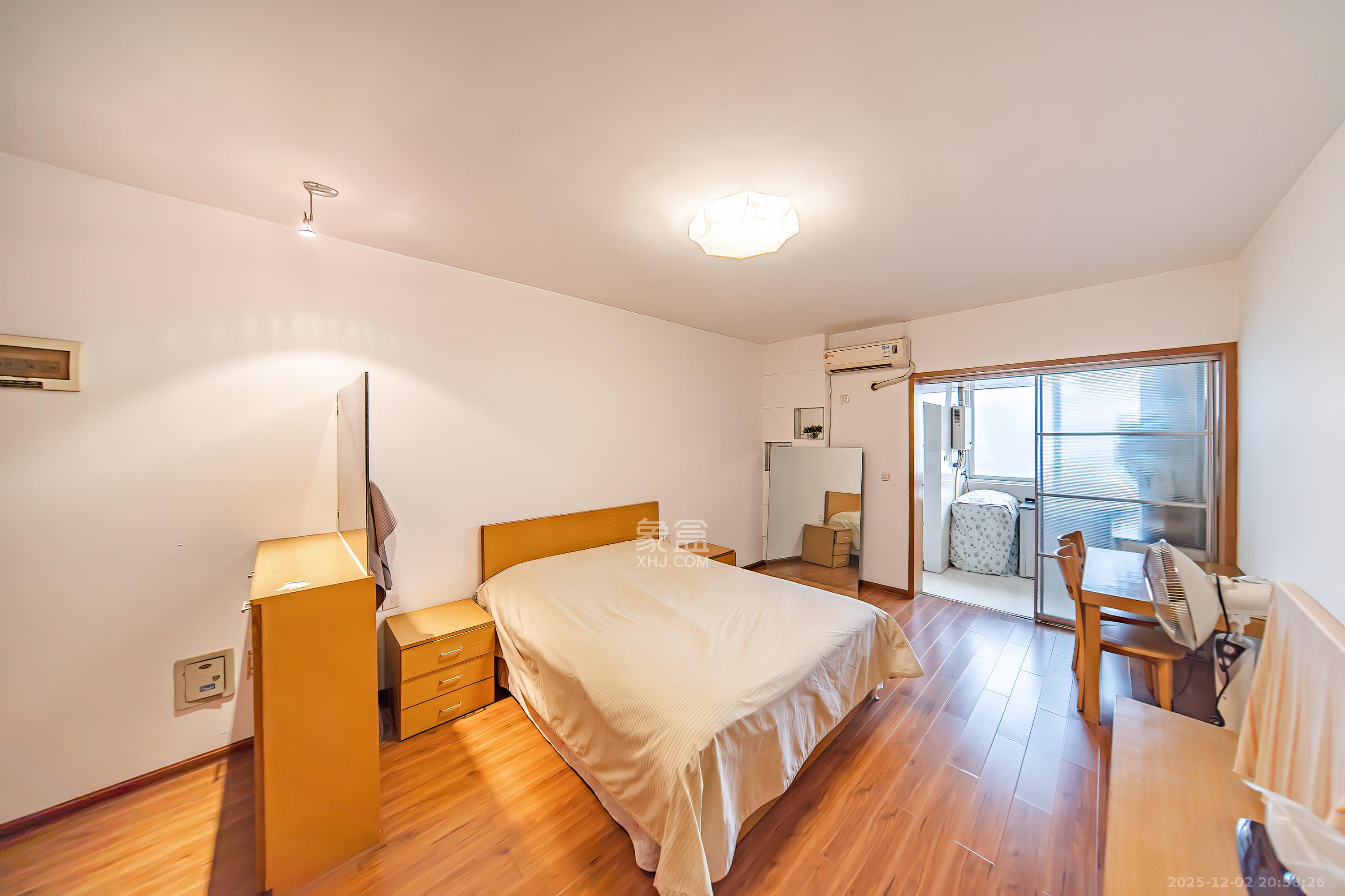 建鸿达现代公寓 1室1厅1卫 27.8万 建鸿达现代公寓 1室1厅1卫 27.8万卧室