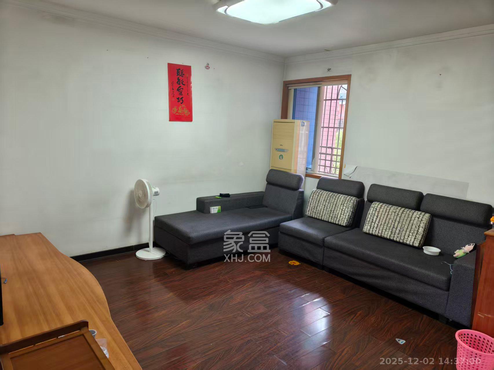 四方小区  2室1厅1卫    1600.0元/月