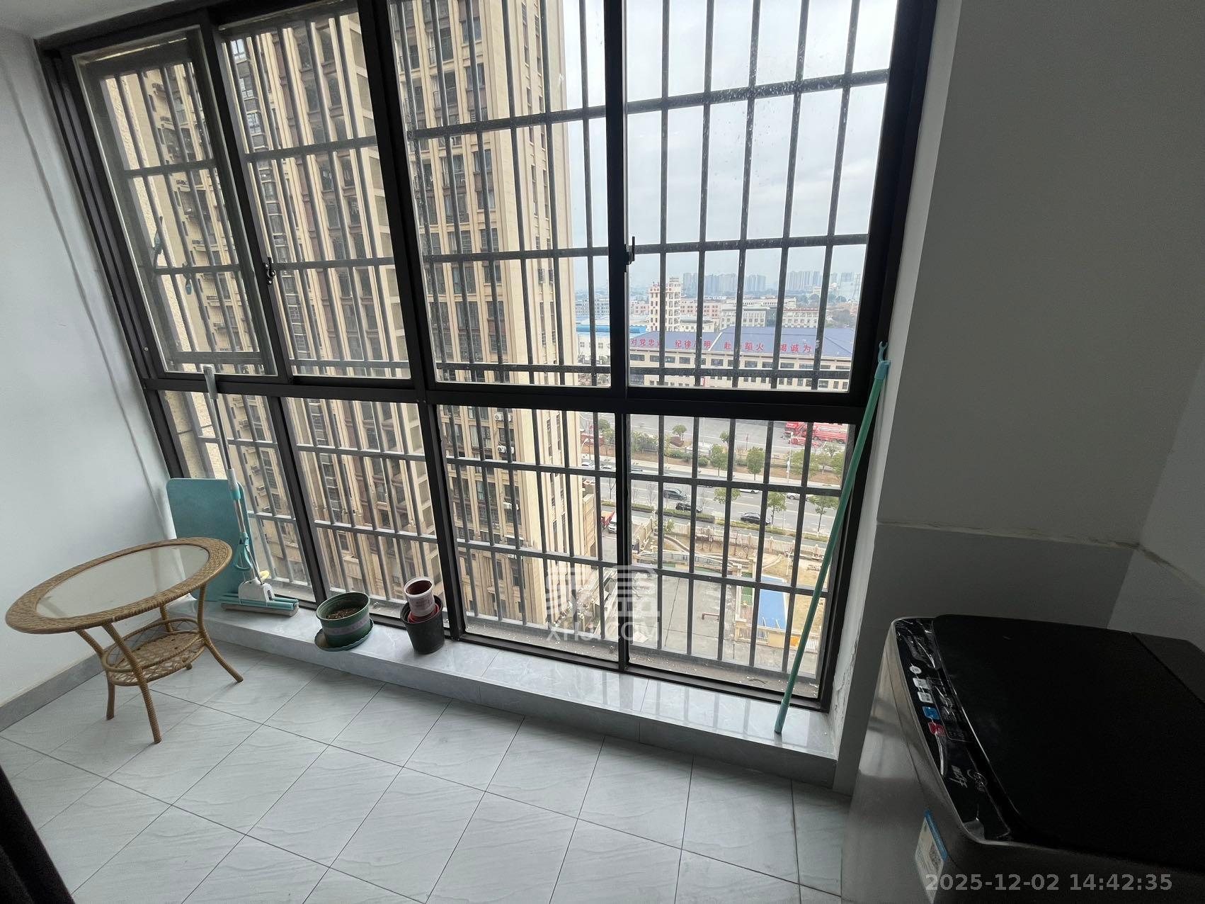 东方美地 3室1厅1卫 2200.0元/月 东方美地 3室1厅1卫 2200.0元/月室内图