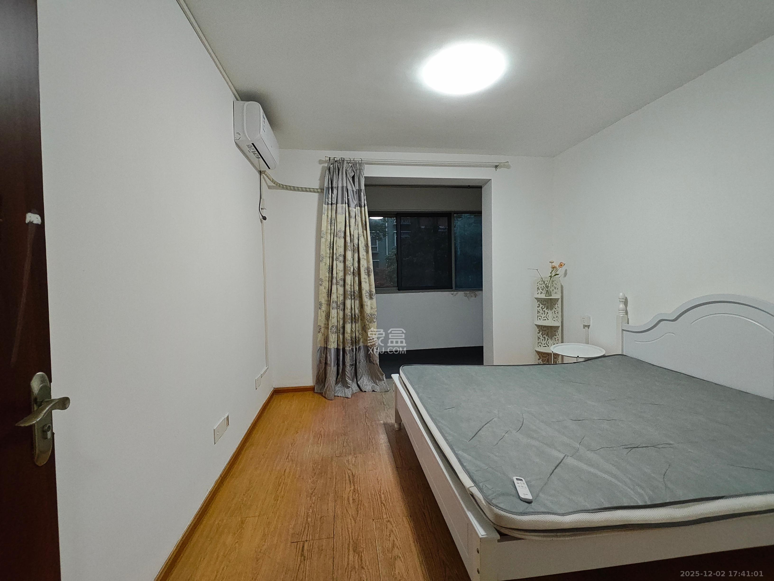 富景园  3室2厅1卫    2400.0元/月室内图