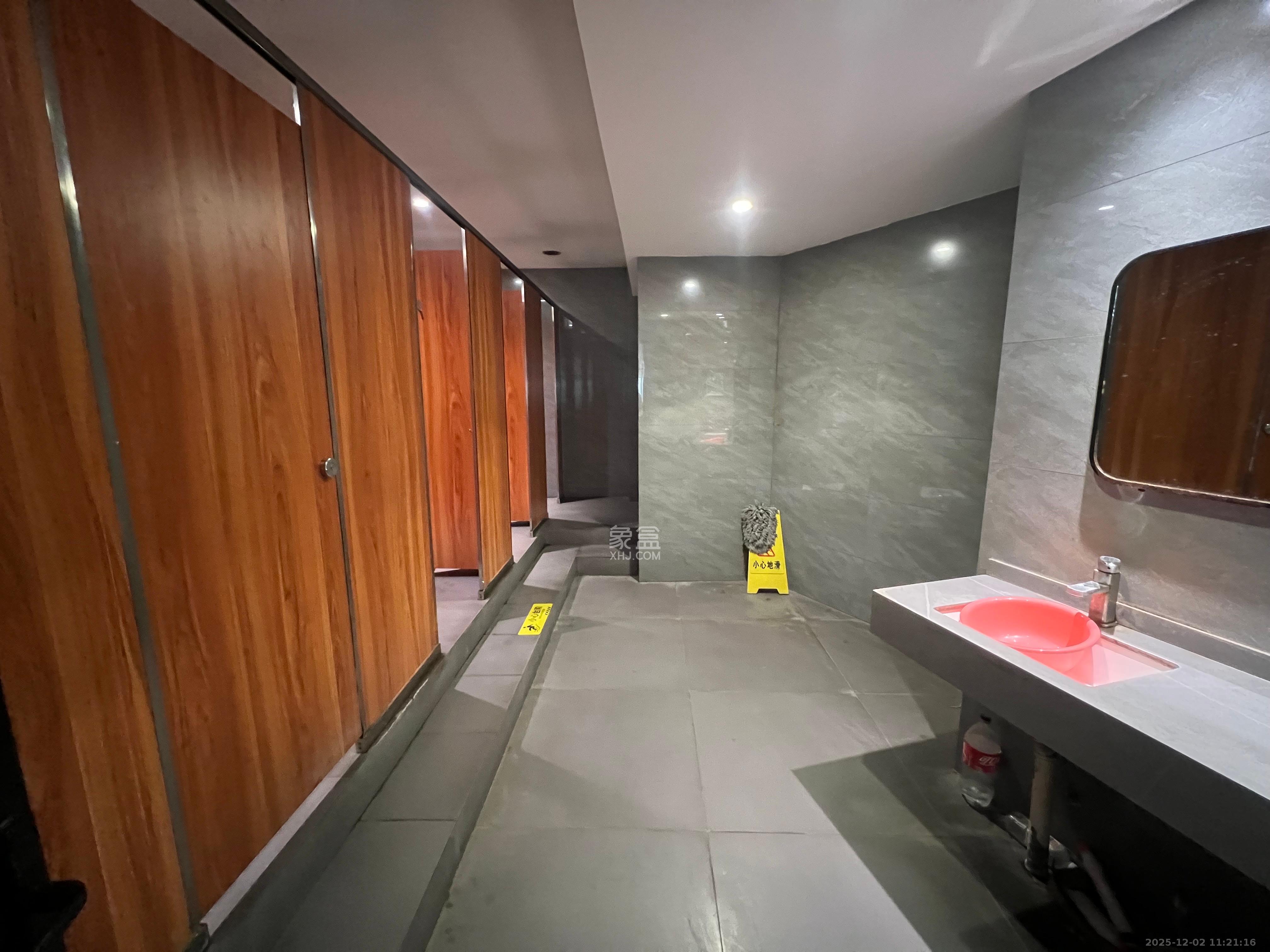 仁和家园 5室2厅2卫 13000.0元/月 仁和家园 5室2厅2卫 13000.0元/月室内图