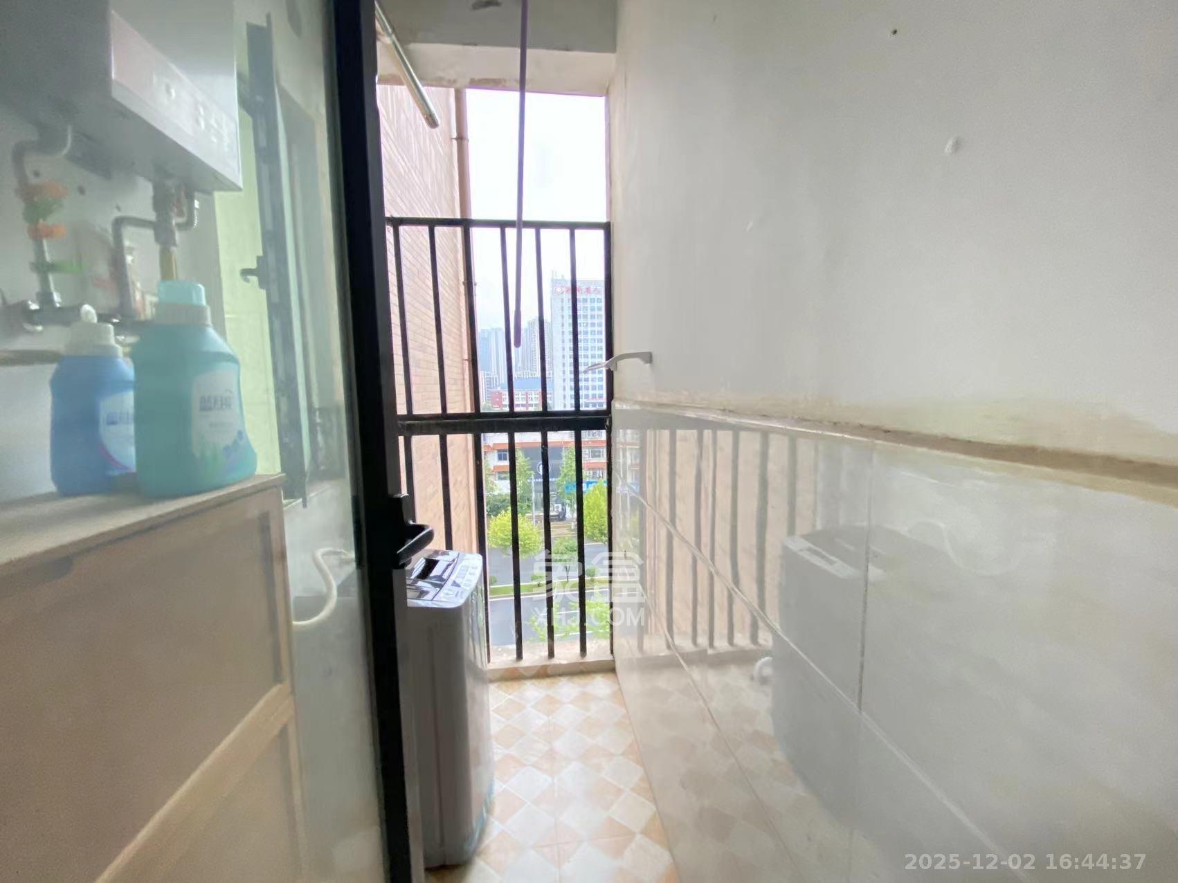 麓谷明珠  2室2厅1卫    2300.0元/月室内图