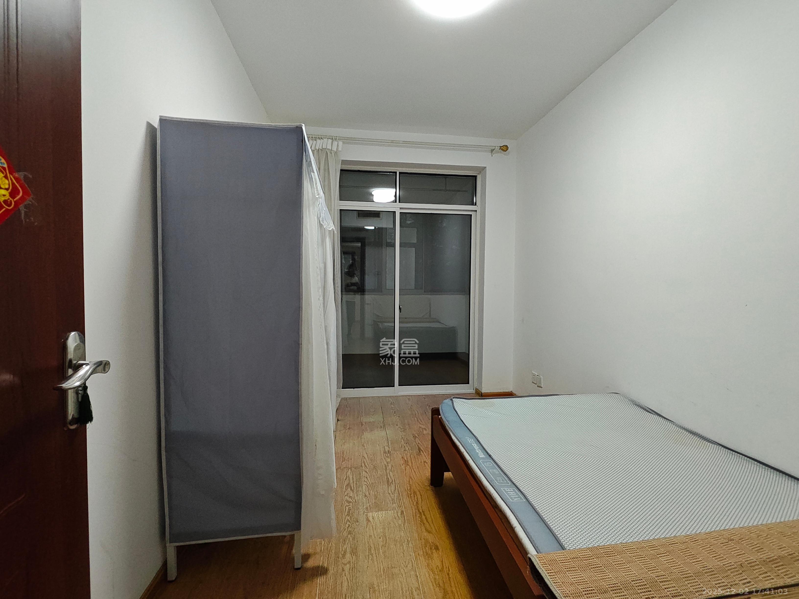 富景园  3室2厅1卫    2400.0元/月室内图