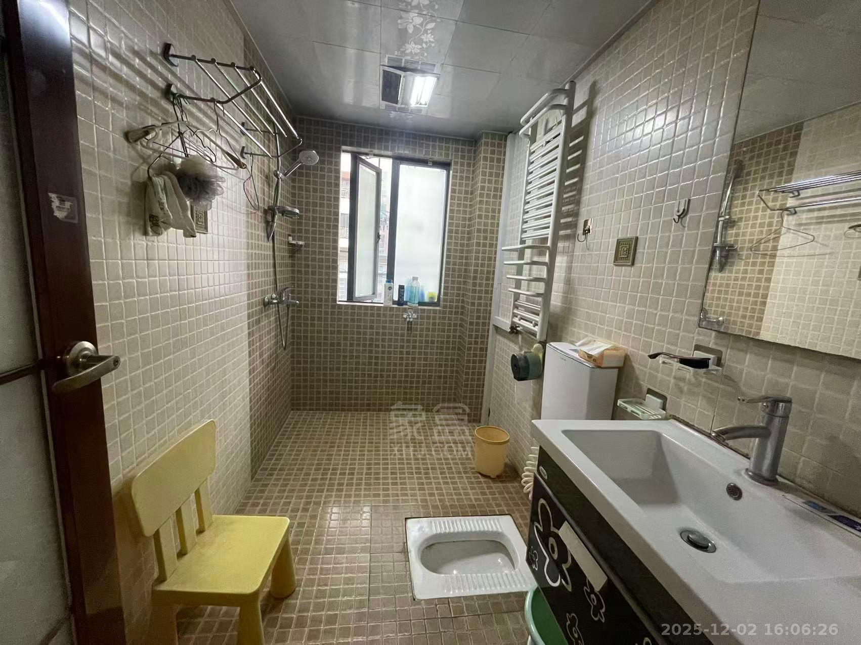 庐山春天一期桃李苑 3室2厅2卫 2000.0元/月 庐山春天一期桃李苑 3室2厅2卫 2000.0元/月室内图