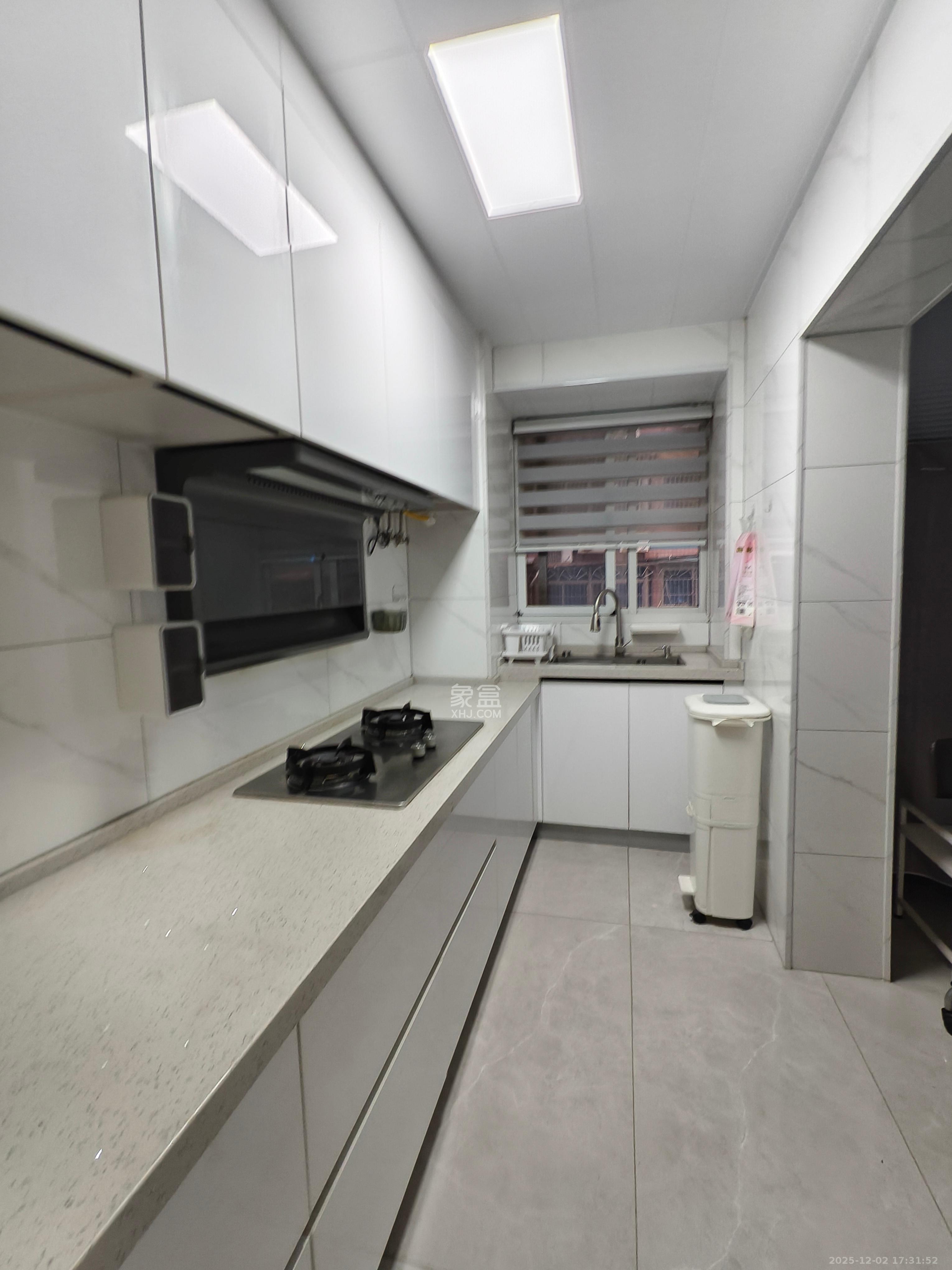 长岭水电八局宿舍 3室1厅1卫 2500.0元/月 长岭水电八局宿舍 3室1厅1卫 2500.0元/月室内图