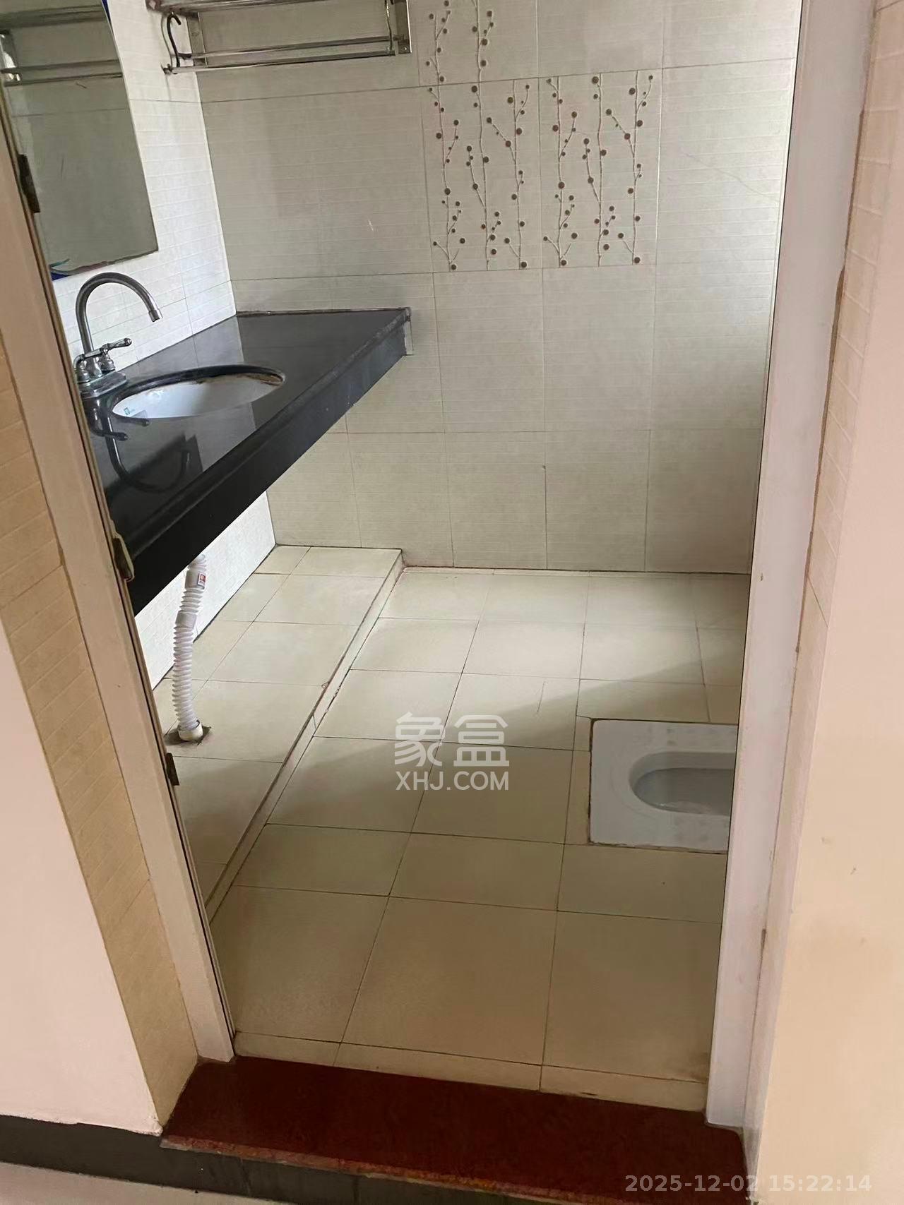 鑫天山水洲城  3室2厅2卫    1900.0元/月室内图