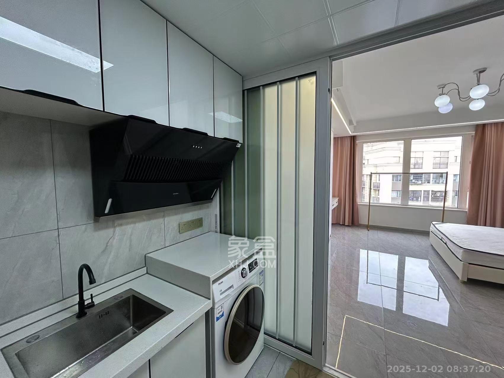 保利香槟国际  1室1厅1卫    1700.0元/月室内图