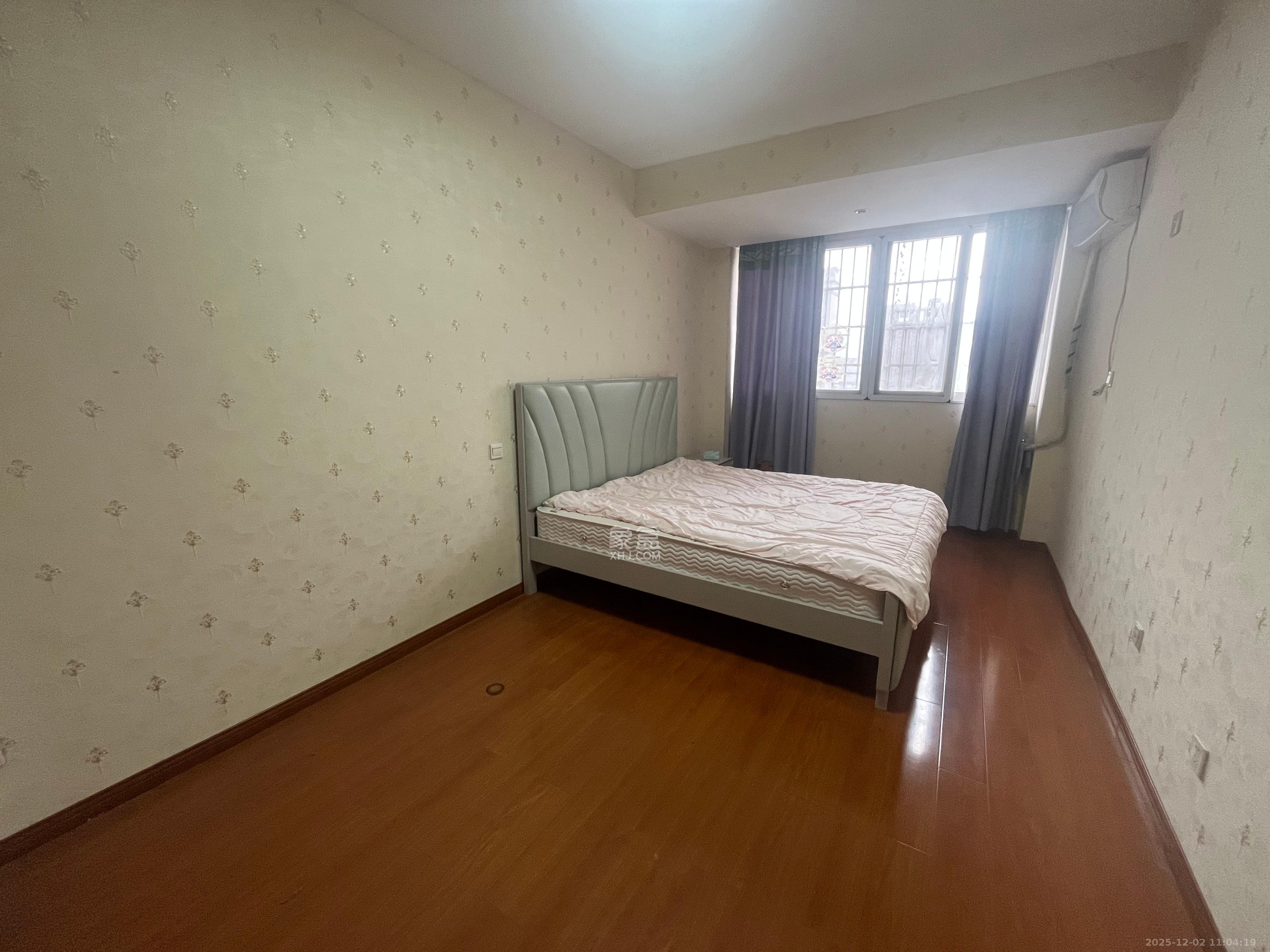 康欣园 3室2厅2卫 2000.0元/月 康欣园 3室2厅2卫 2000.0元/月室内图