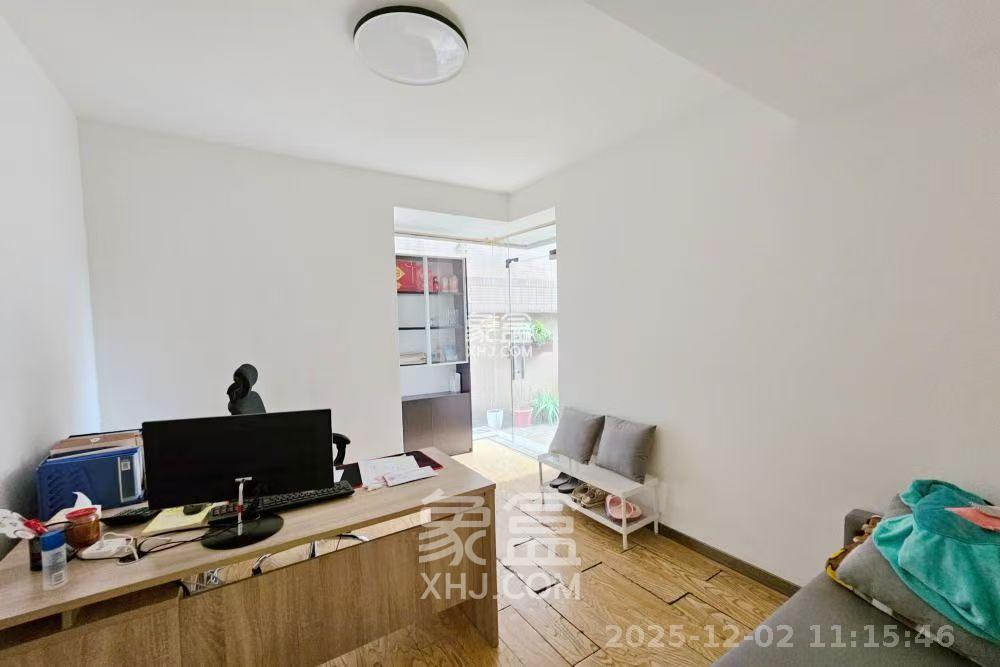 华晨国际公馆  3室2厅1卫    5000.0元/月小区图