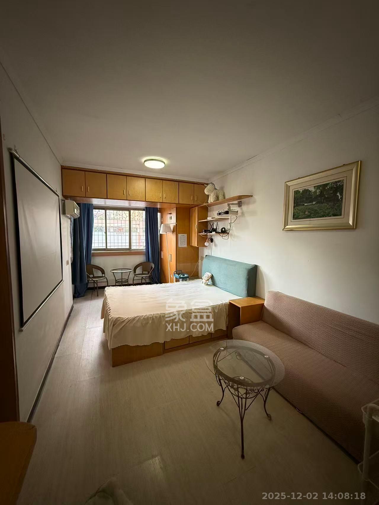 御景龙城  1室1厅1卫    1200.0元/月