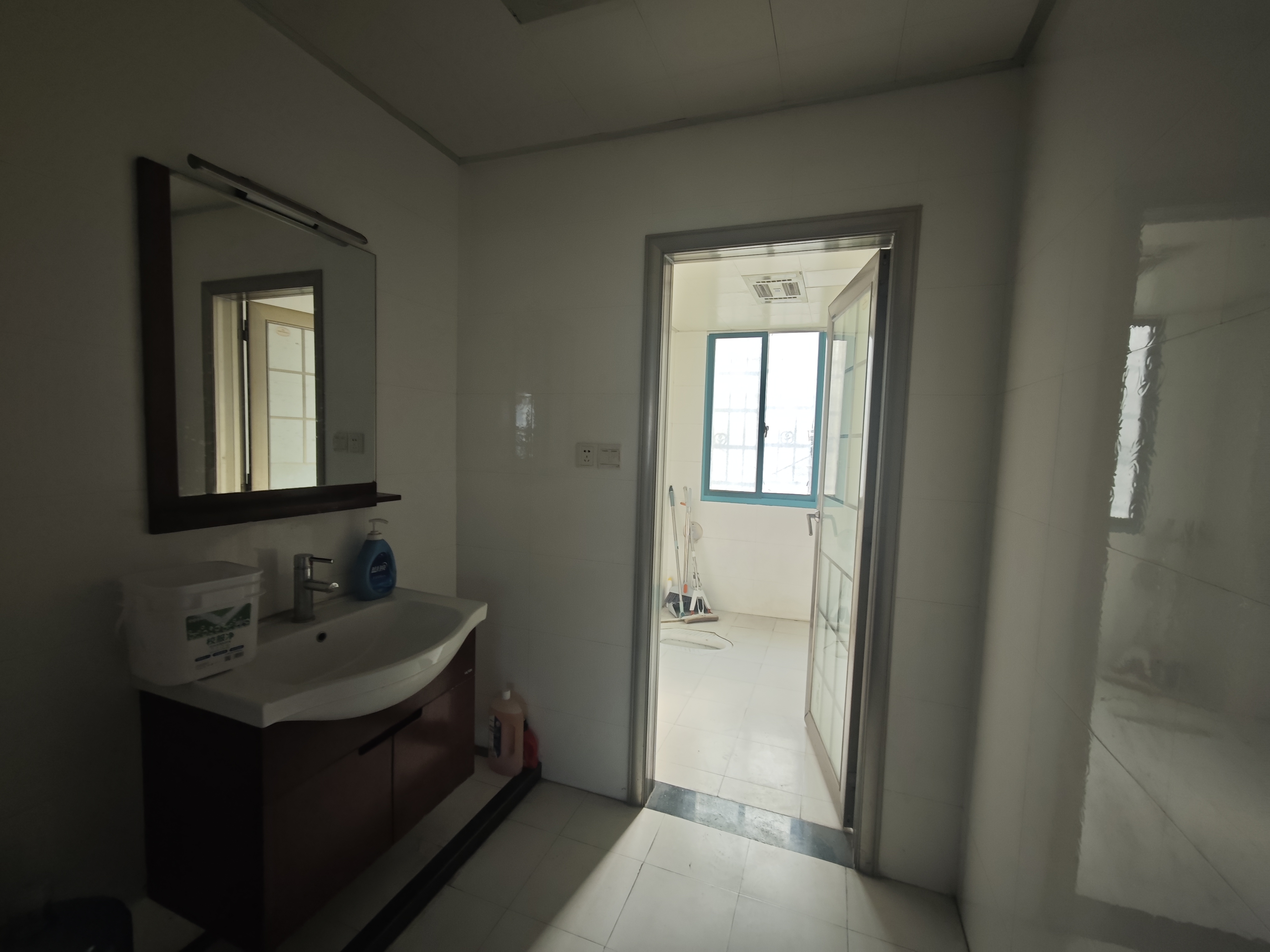 凯旋豪庭  4室2厅2卫    1500.0元/月室内图