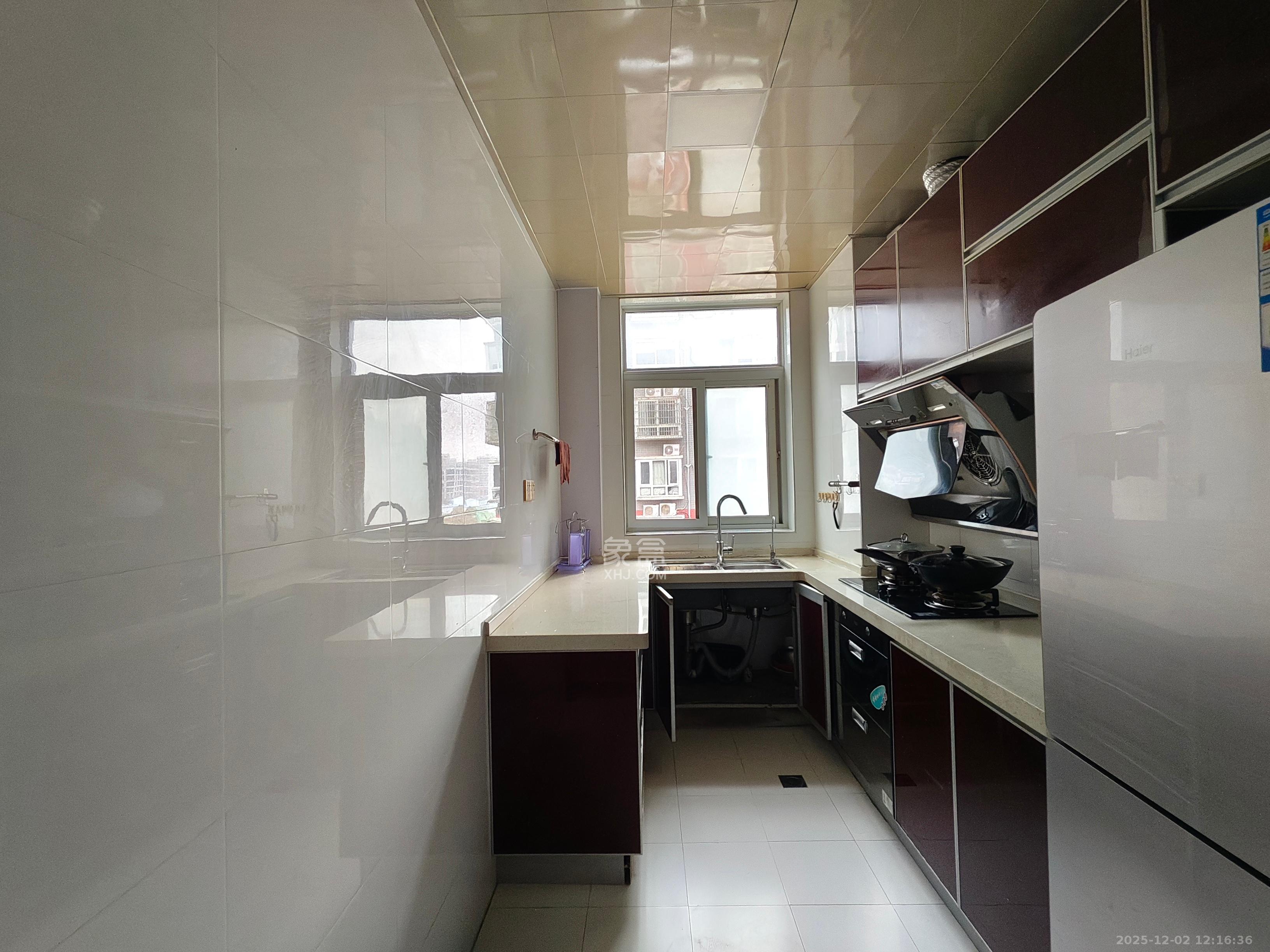 生活艺术城  2室2厅1卫    2300.0元/月