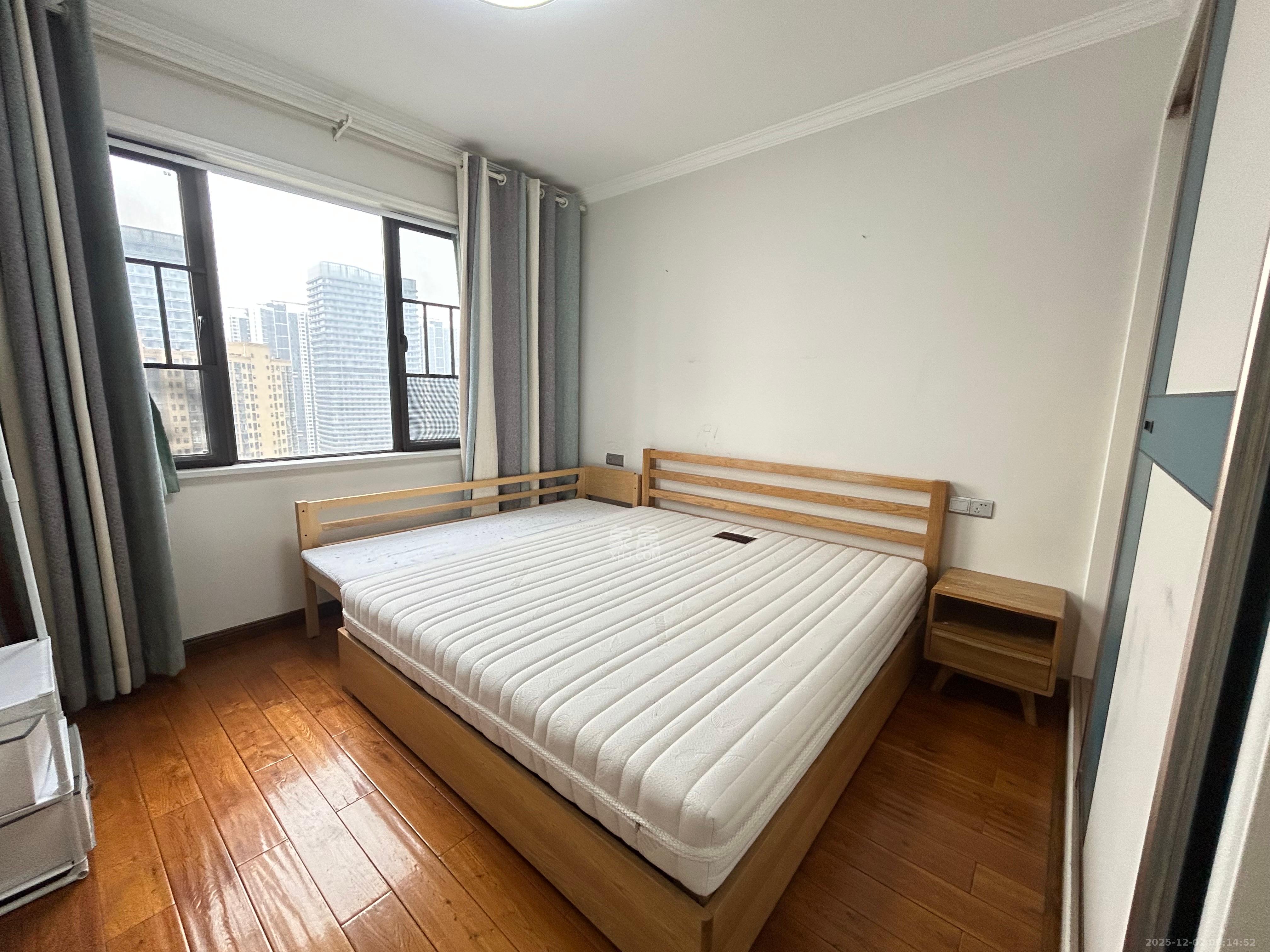 世茂外滩里（世茂铂翠湾三期）  4室2厅2卫    4000.0元/月室内图