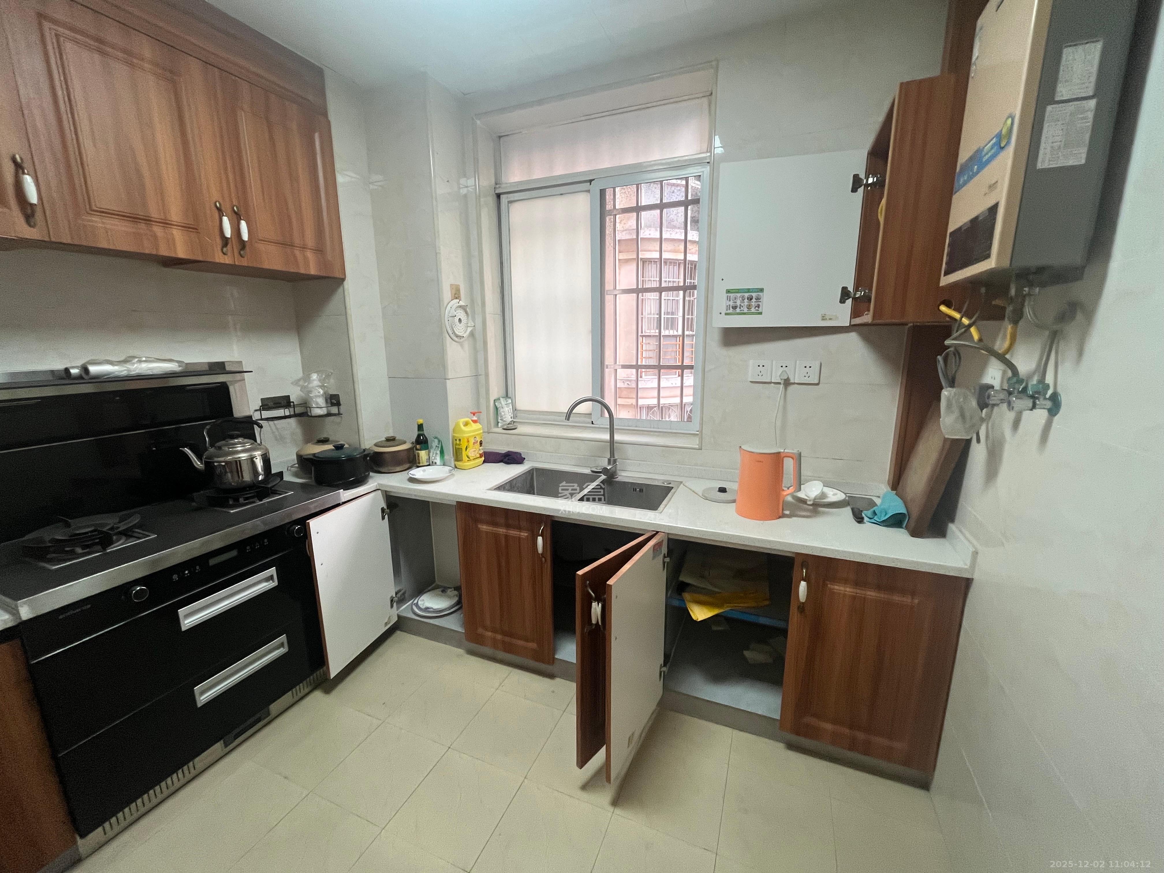 康欣园 3室2厅2卫 2000.0元/月 康欣园 3室2厅2卫 2000.0元/月室内图