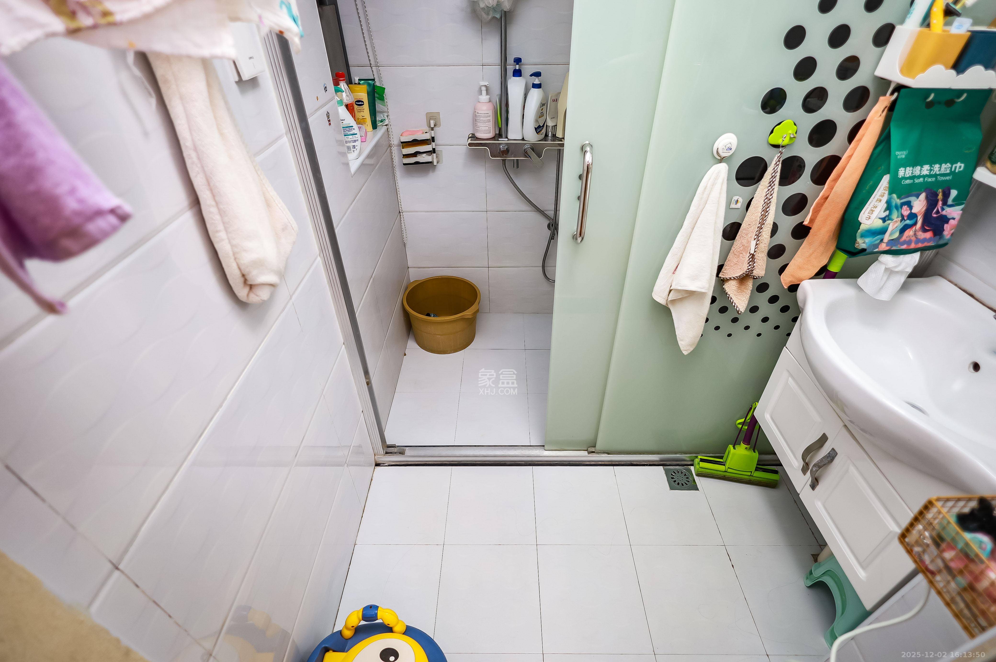 荣盛花语馨苑  3室2厅1卫    65.0万卫生间