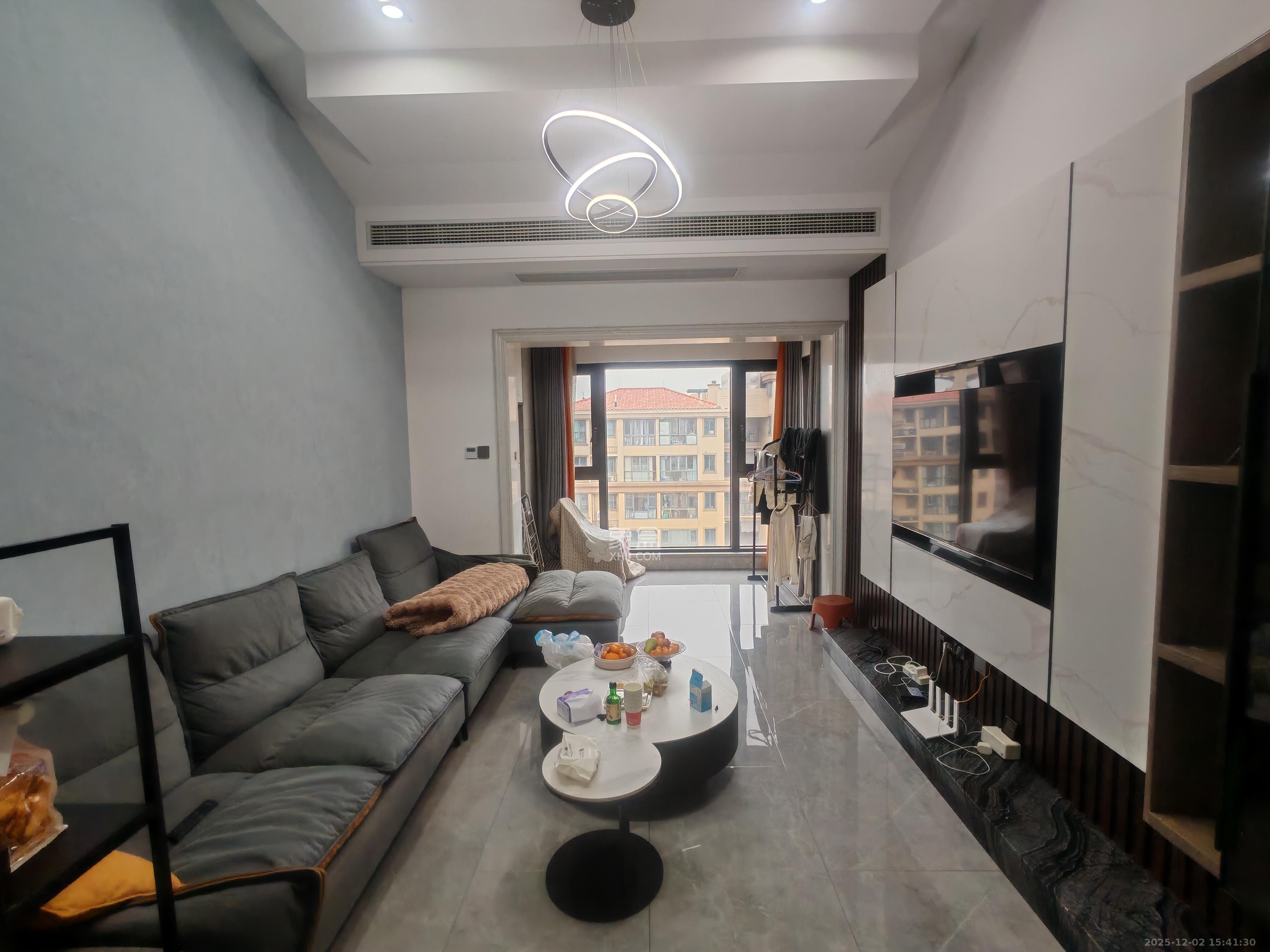 中建芙蓉嘉苑  3室2厅2卫    2300.0元/月