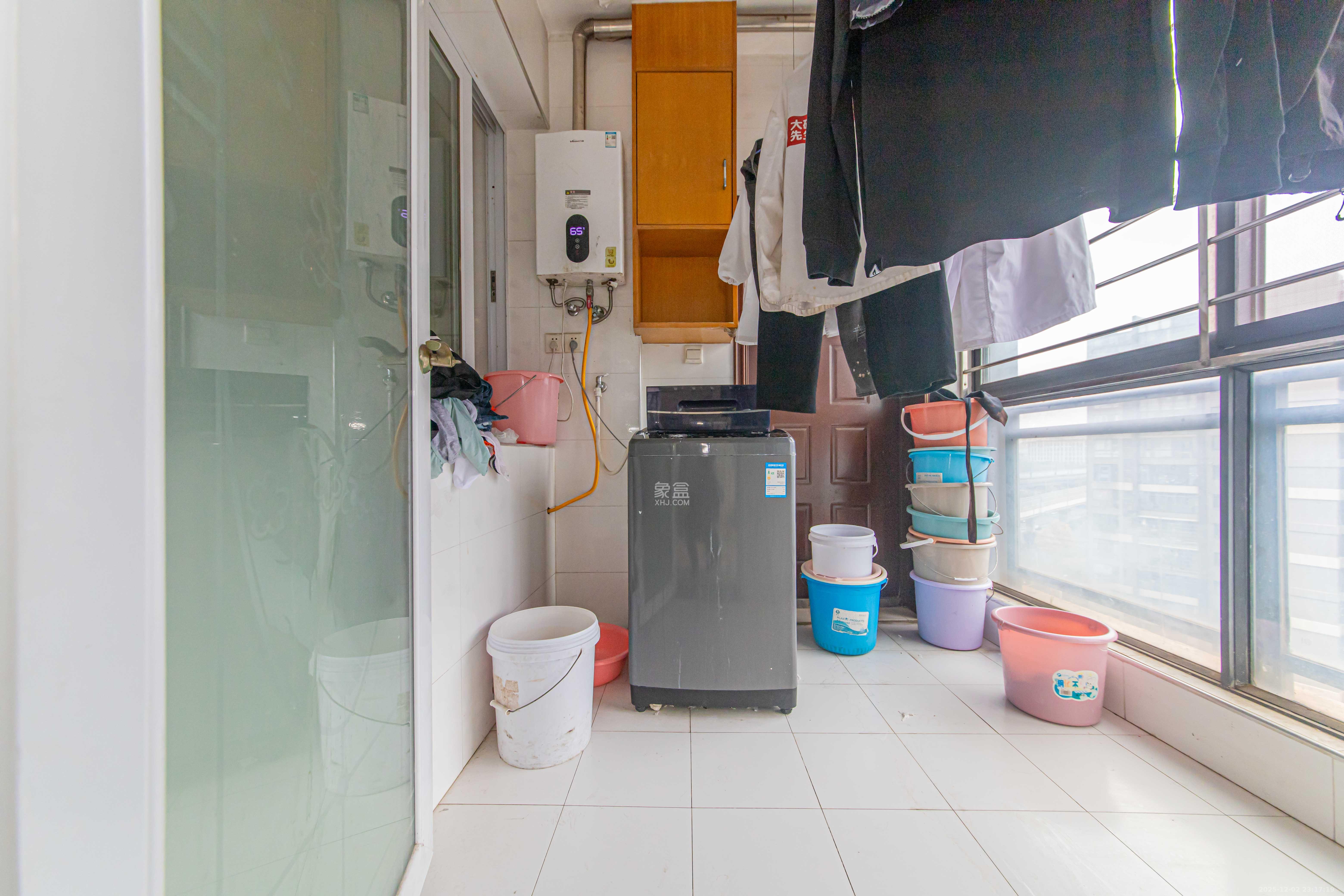 中信城市广场(中信新城一期) 4室2厅2卫 149.0万 中信城市广场(中信新城一期) 4室2厅2卫 149.0万阳台