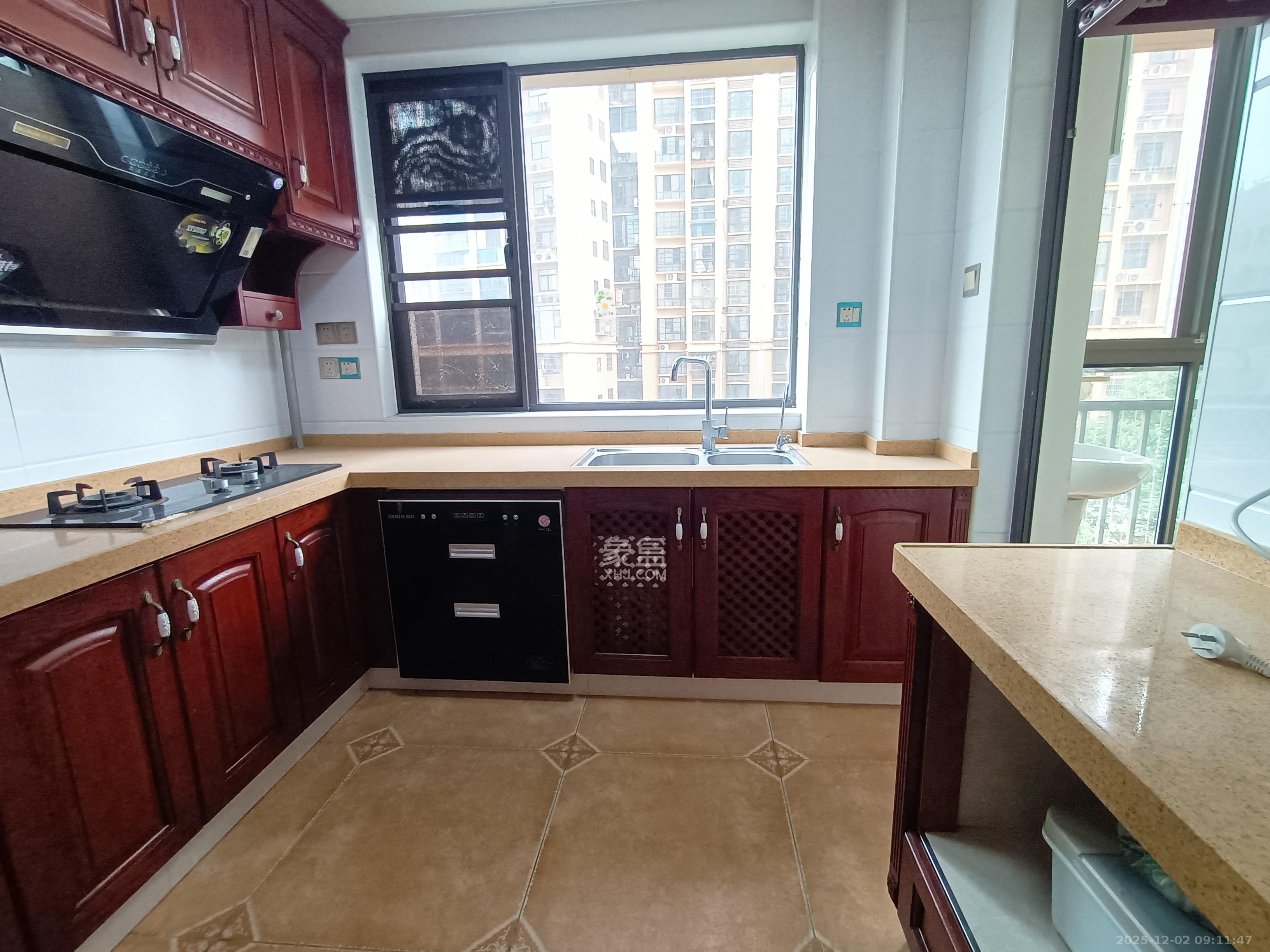 旭辉华庭  3室2厅2卫    2400.0元/月室内图