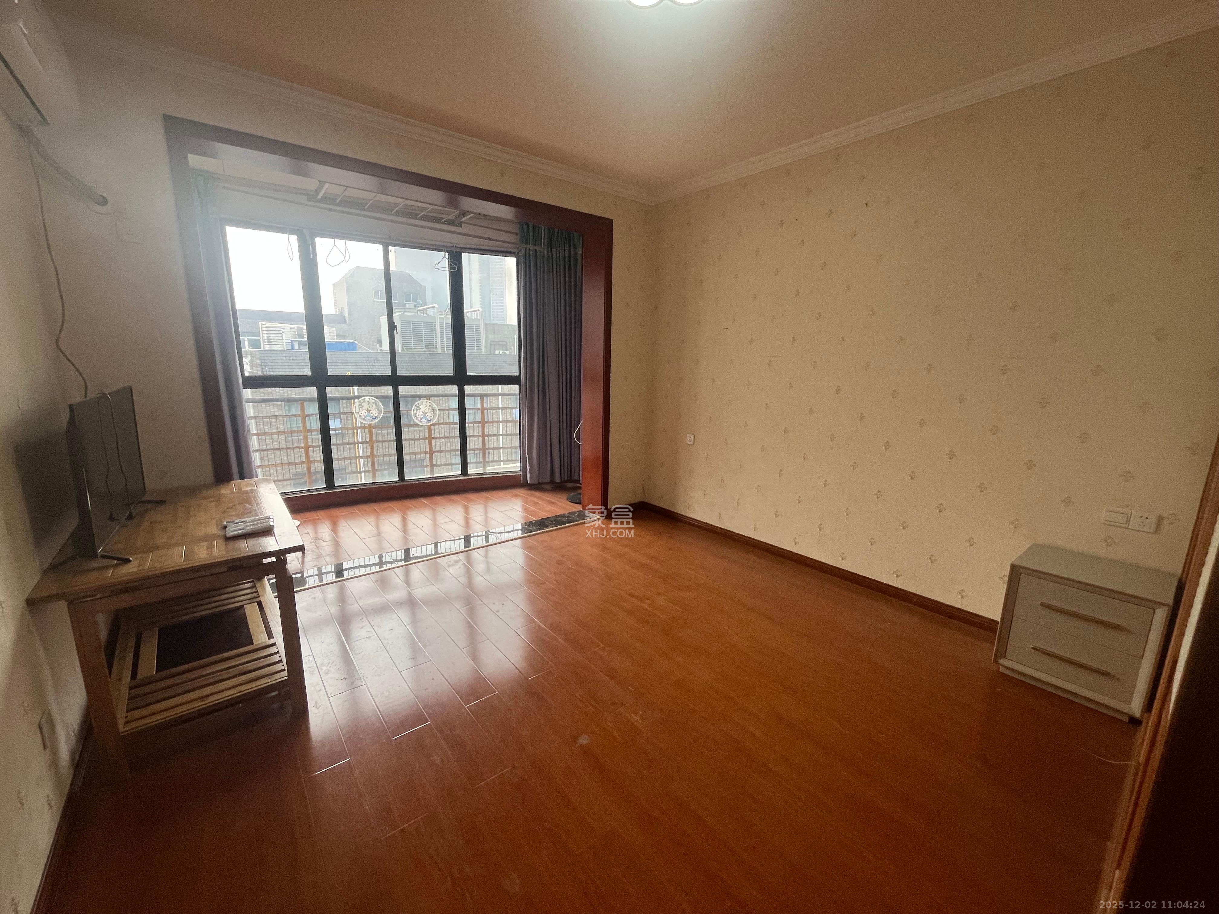 康欣园 3室2厅2卫 2000.0元/月 康欣园 3室2厅2卫 2000.0元/月室内图