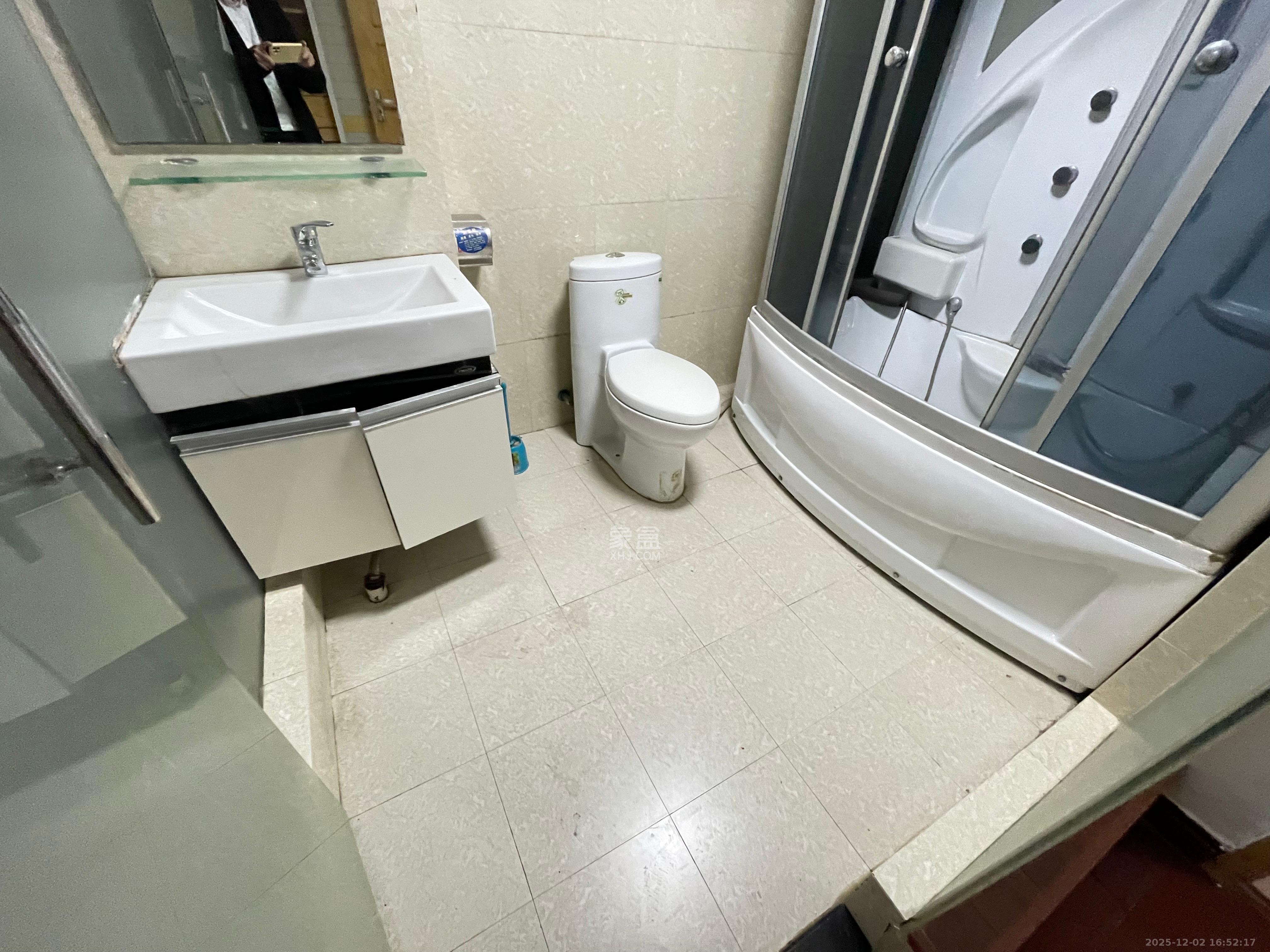 鸿景雅苑  4室2厅1卫    3200.0元/月室内图