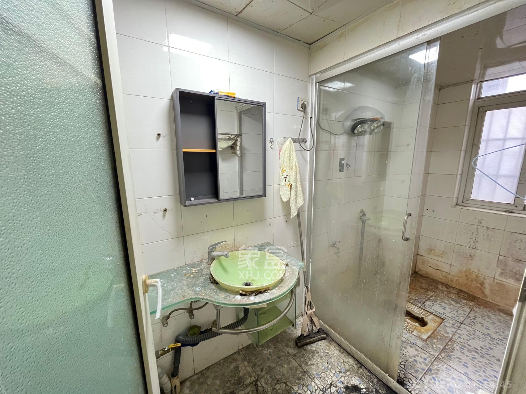 一品东庭 3室2厅2卫 2600.0元/月 一品东庭 3室2厅2卫 2600.0元/月室内图