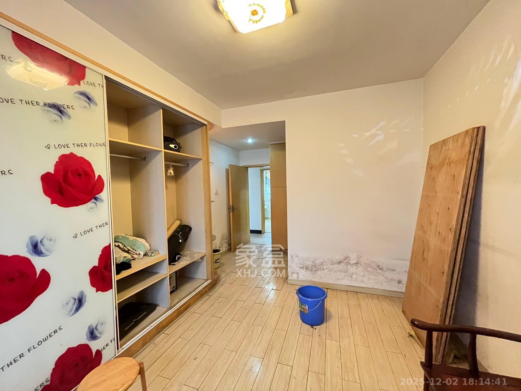 一品东庭  3室2厅2卫    2600.0元/月室内图