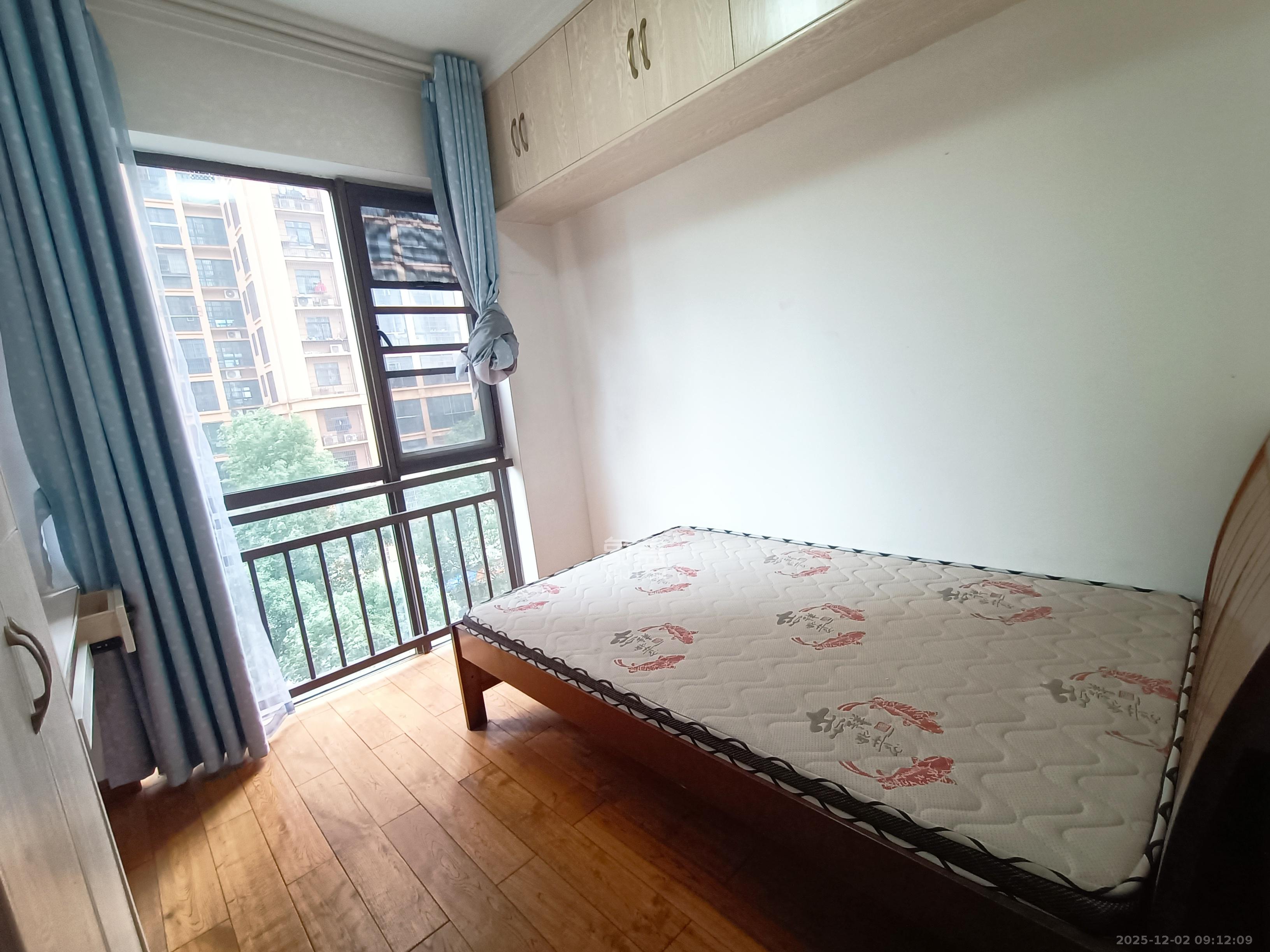 旭辉华庭  3室2厅2卫    2400.0元/月室内图