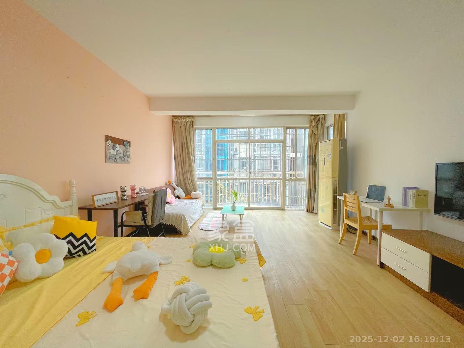 都市春天  3室2厅2卫    2500.0元/月