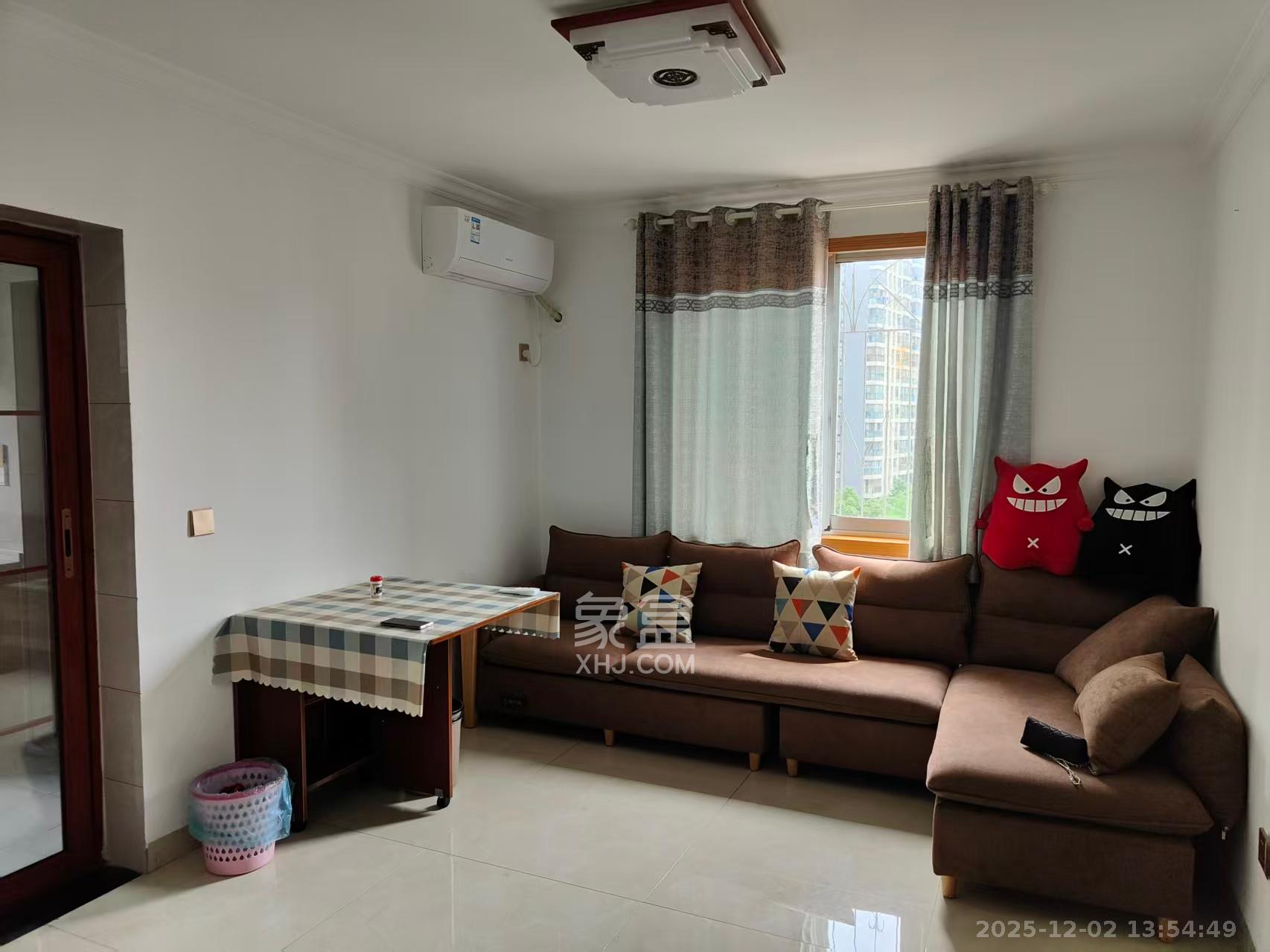 阳光花园  1室1厅1卫    1600.0元/月