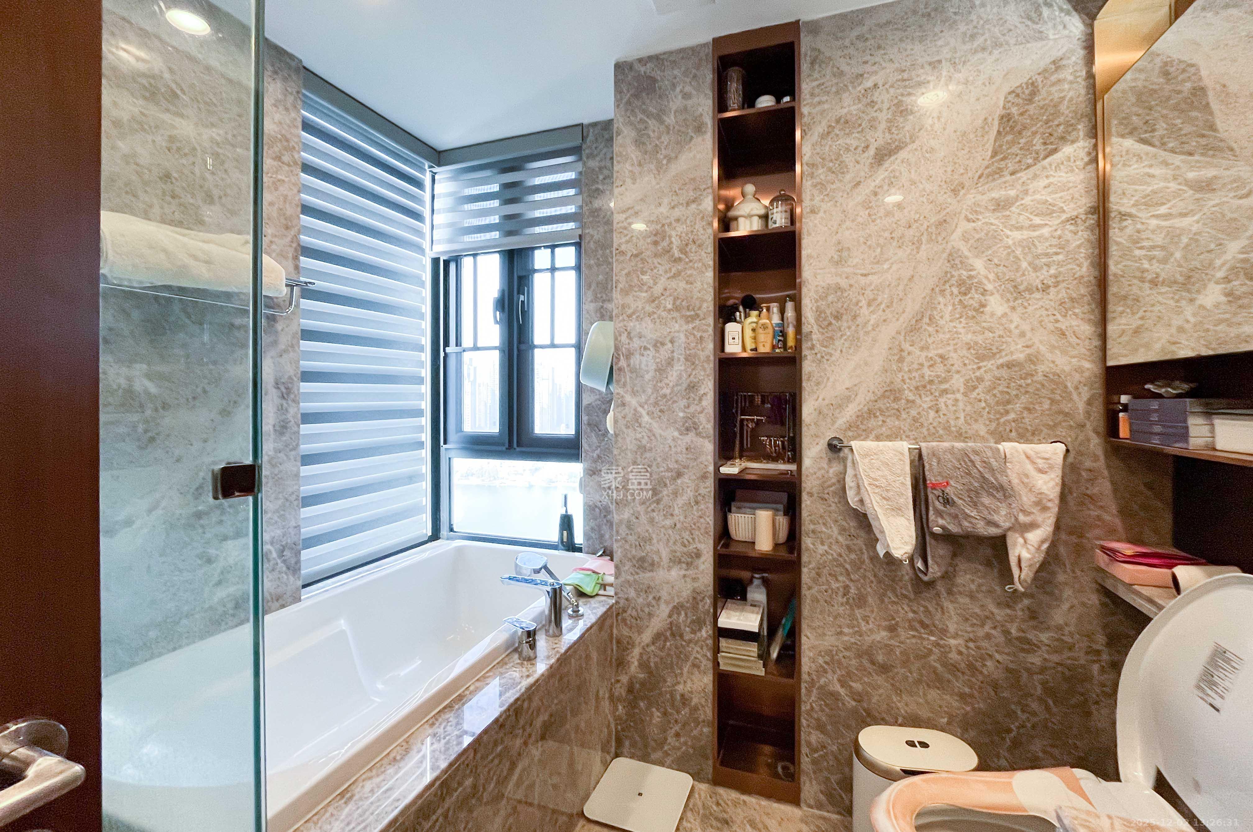 中海梅溪湖壹号  4室2厅2卫    618.0万卫生间