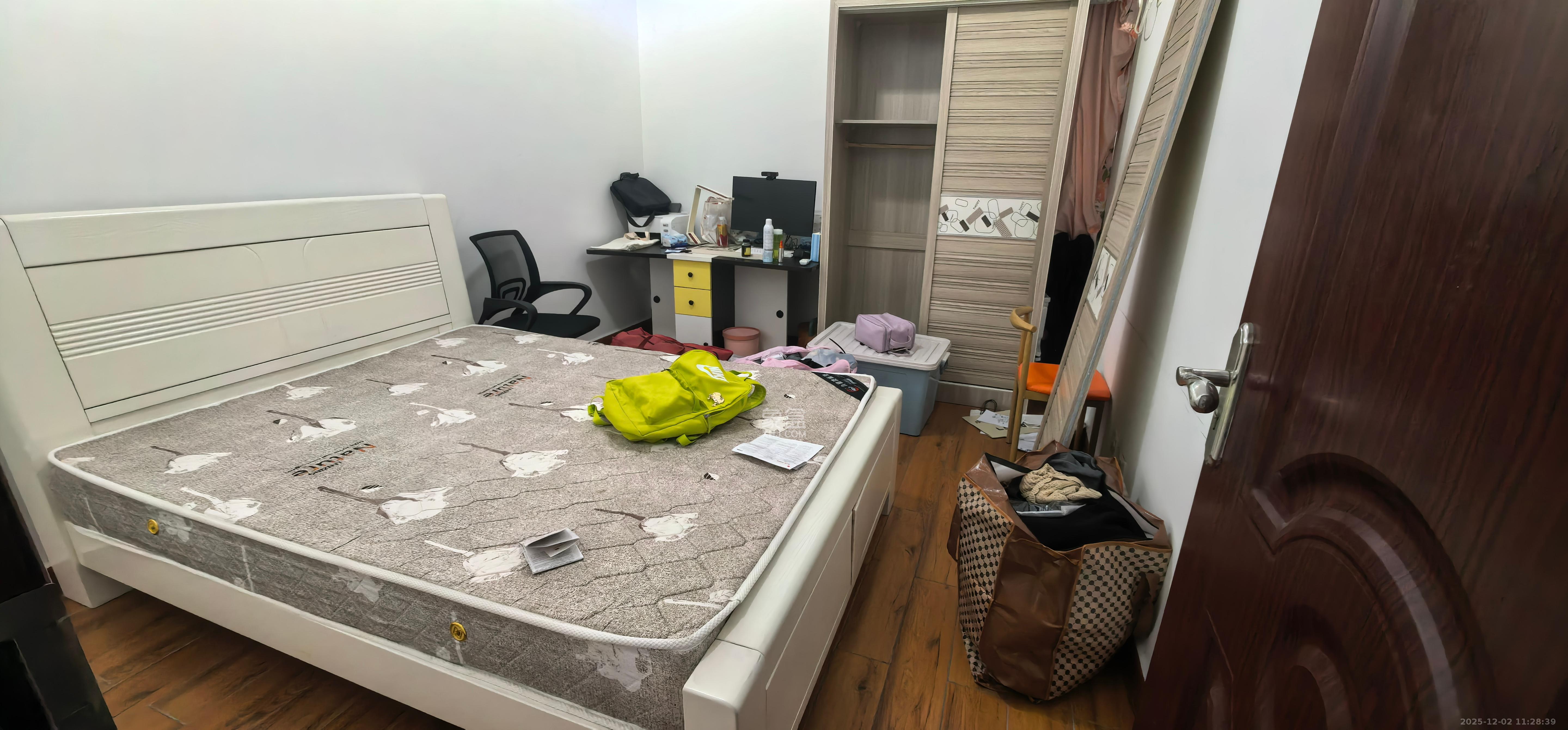 名富公寓  1室1厅1卫    2200.0元/月室内图