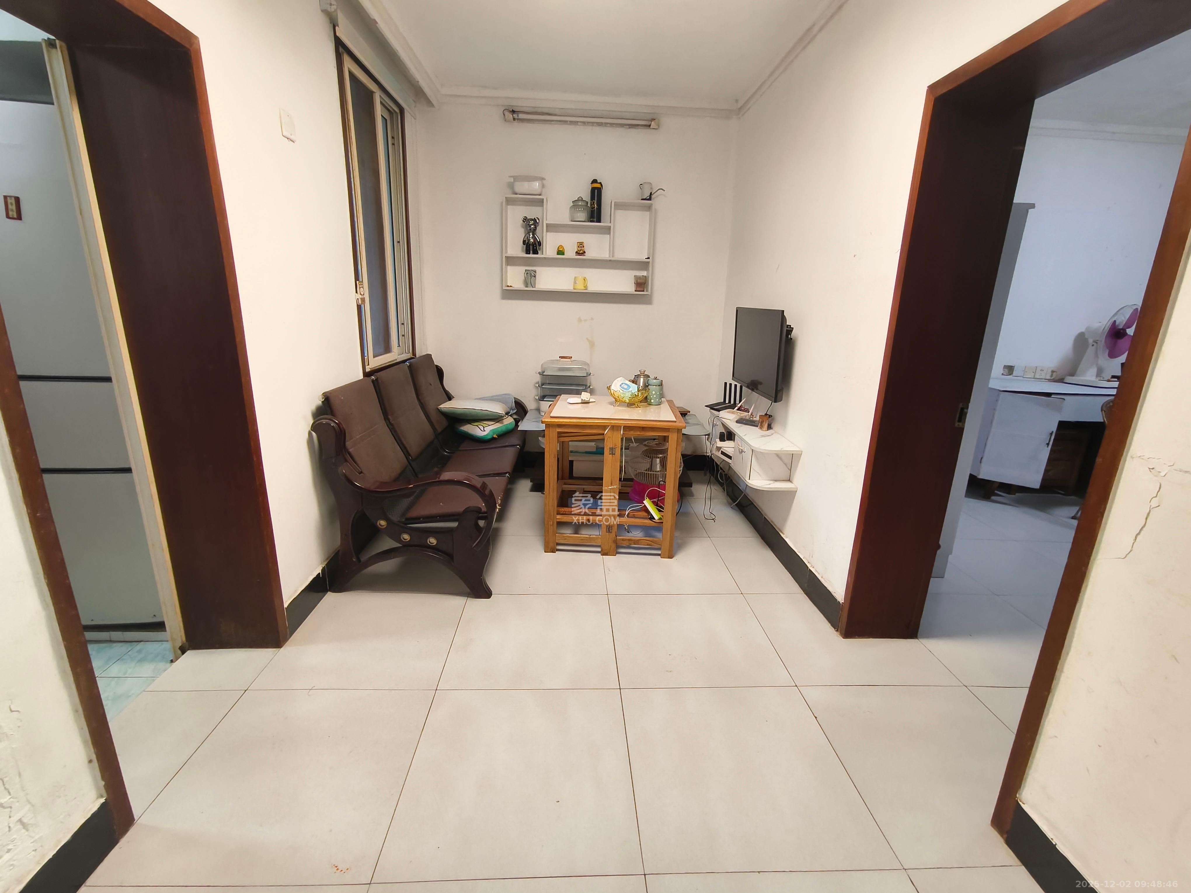 红旗区三片 2室1厅1卫 1400.0元/月 红旗区三片 2室1厅1卫 1400.0元/月室内图