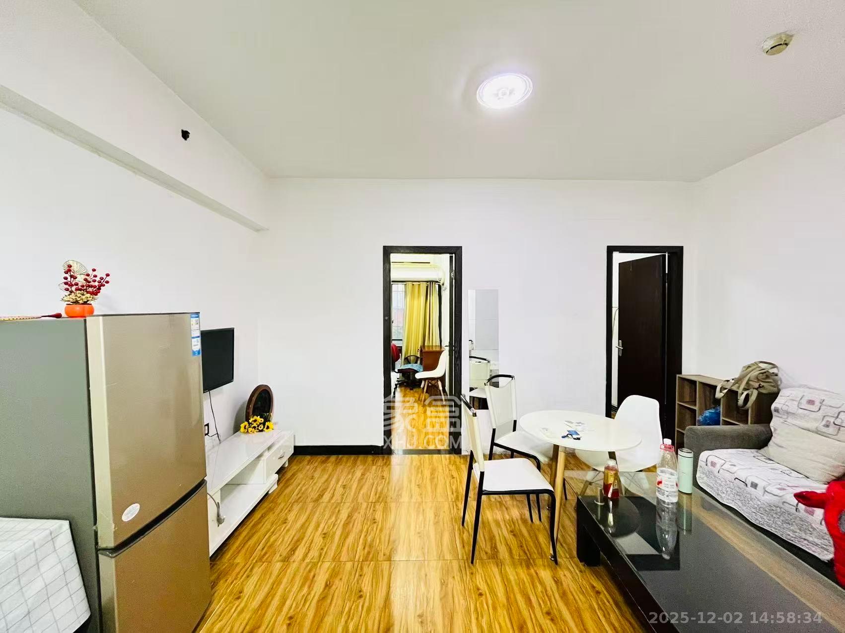 时代公馆  2室2厅1卫    1600.0元/月