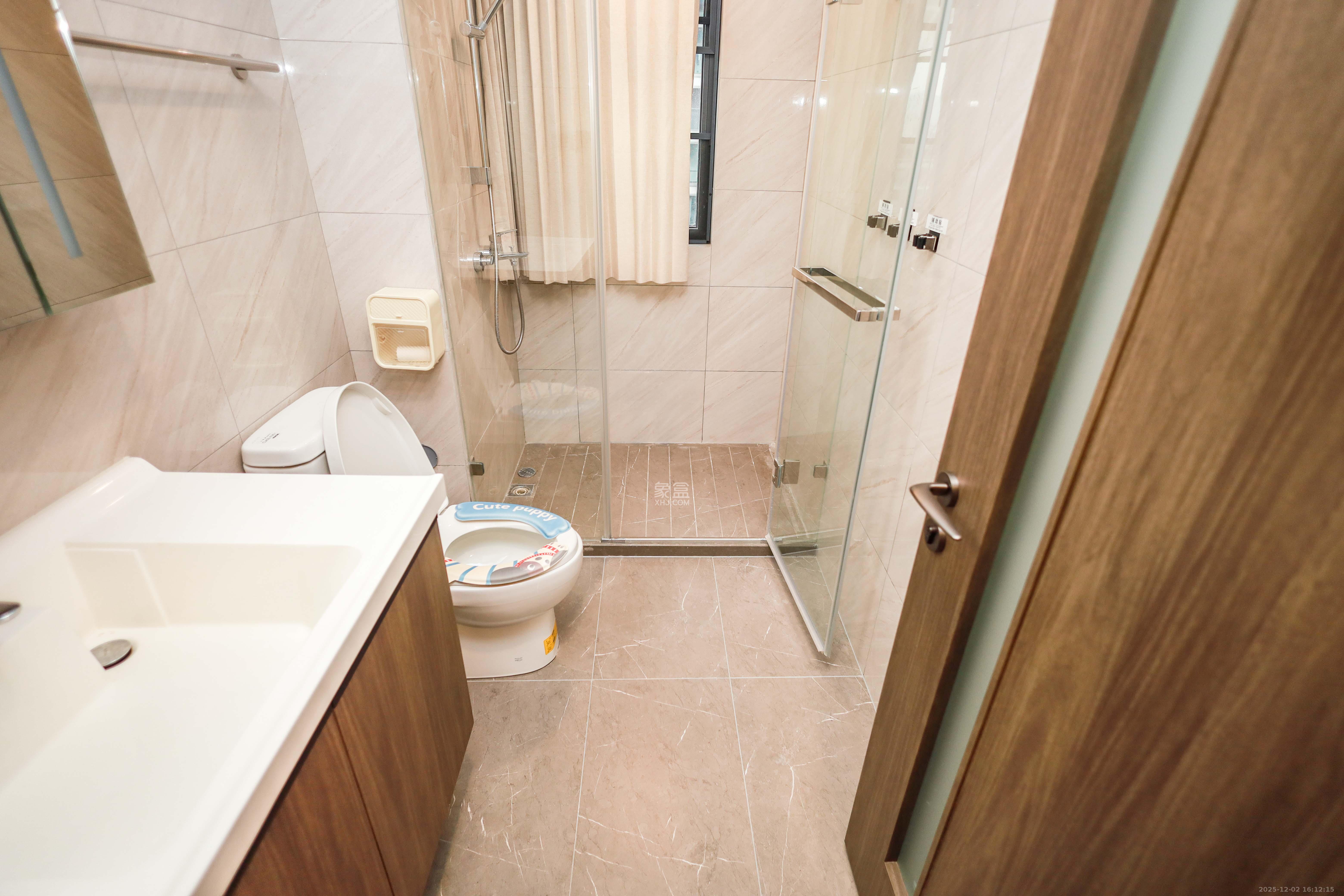 龙湖舜山府 4室2厅2卫 250.0万 龙湖舜山府 4室2厅2卫 250.0万卫生间