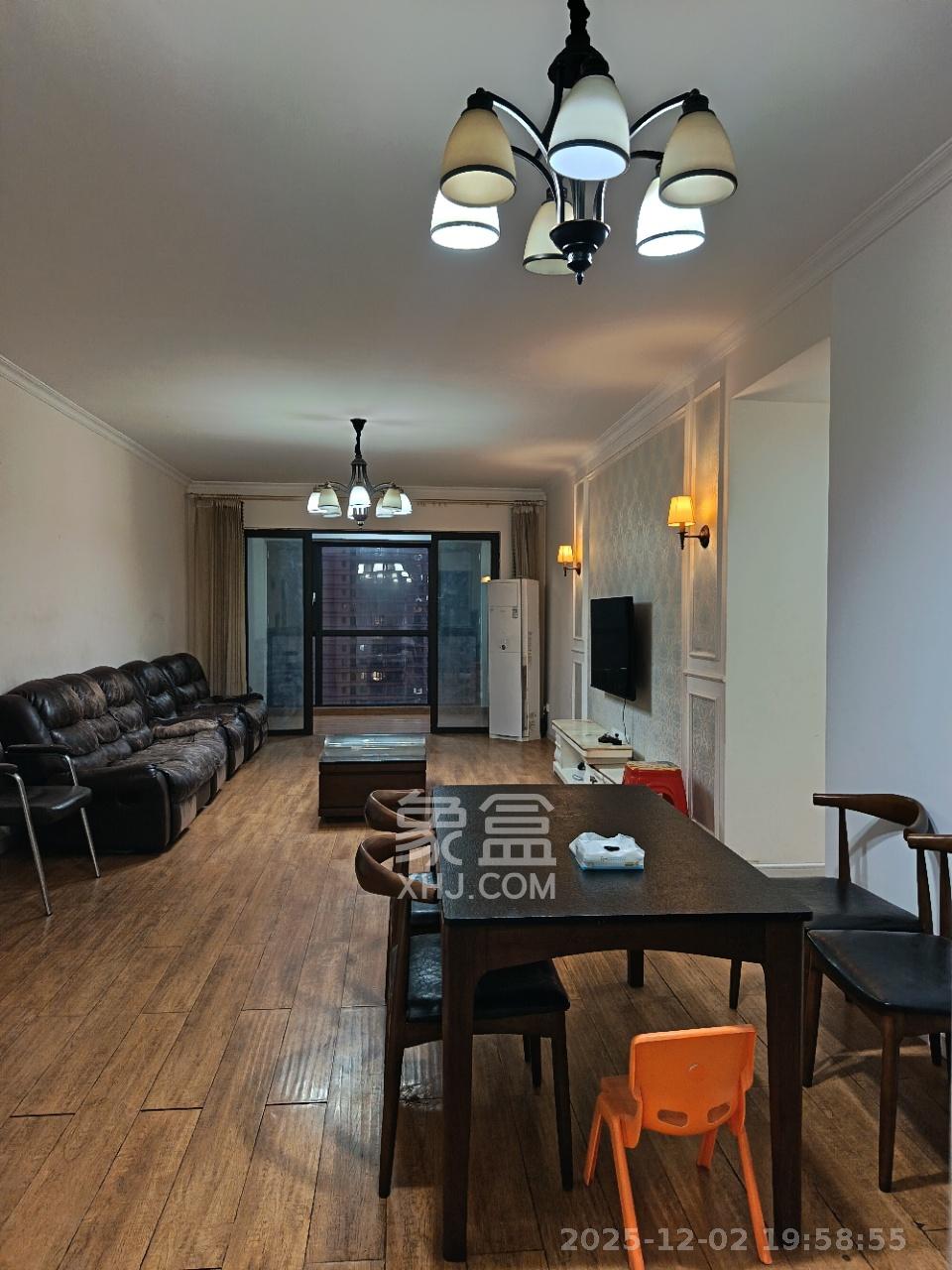 德润小区（丰升德润小区）  4室2厅2卫    3600.0元/月