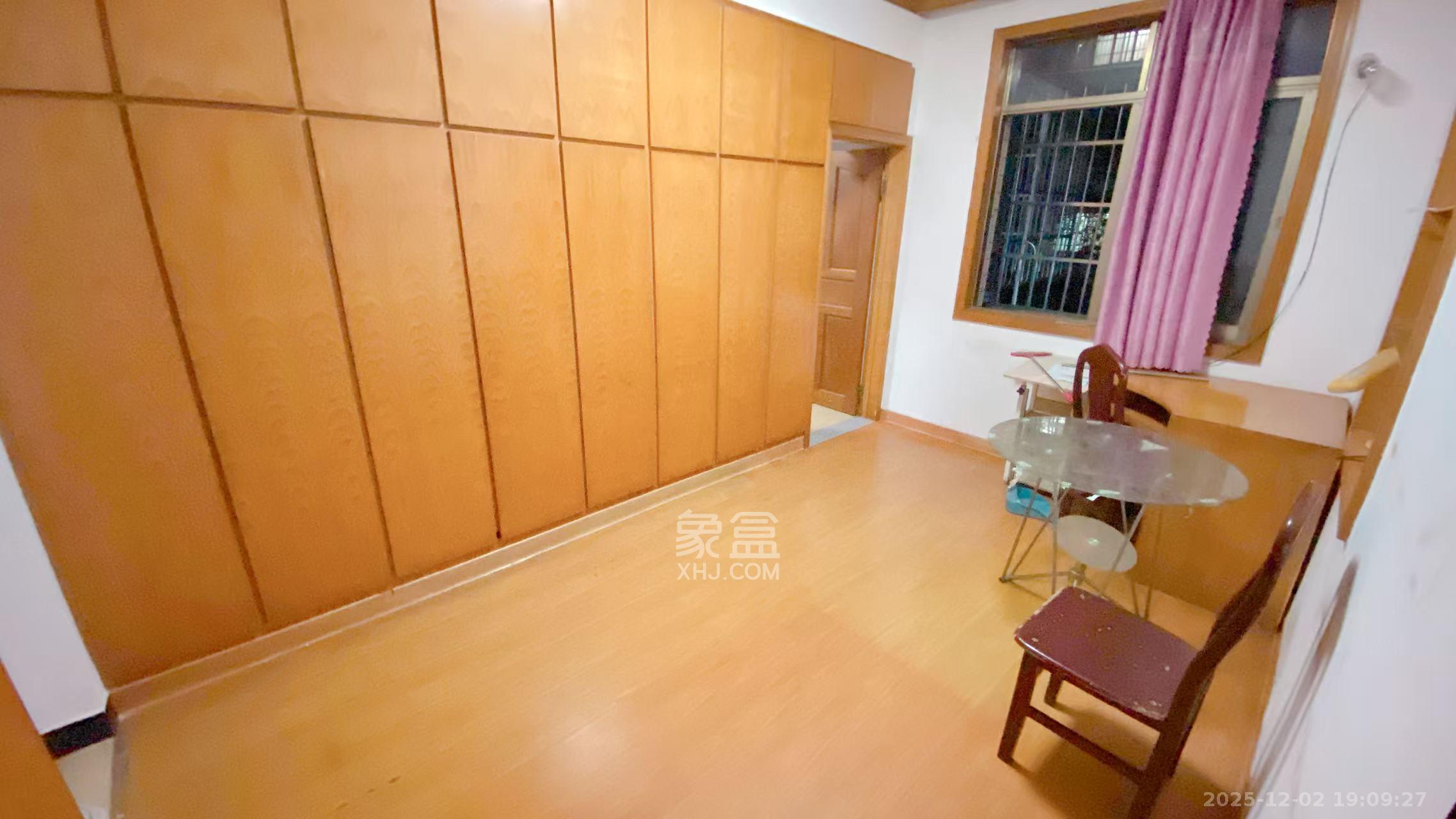 雅雀湖小区 1室1厅1卫 1150.0元/月 雅雀湖小区 1室1厅1卫 1150.0元/月室内图