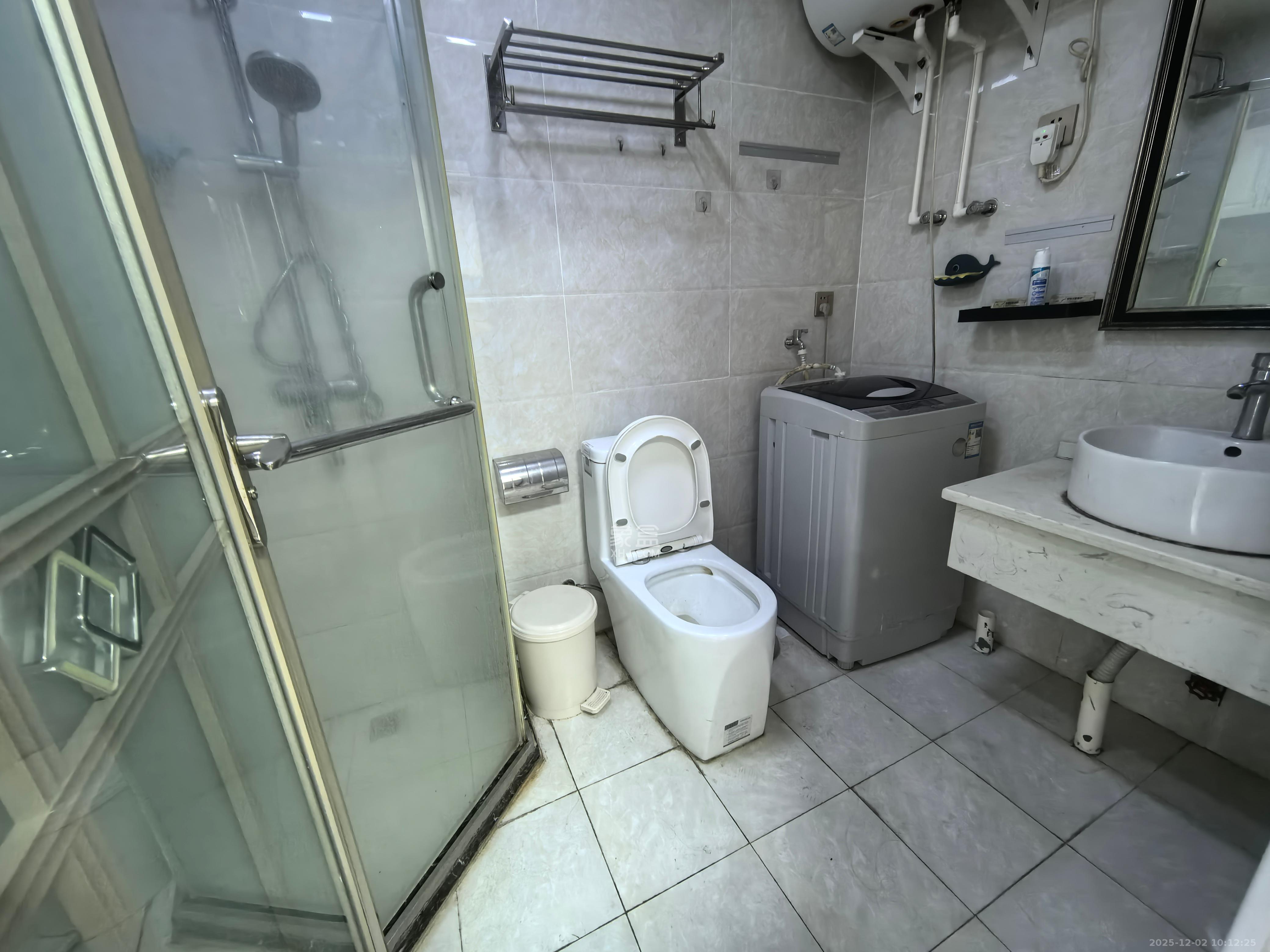 新世界广场  1室1厅1卫    1500.0元/月室内图