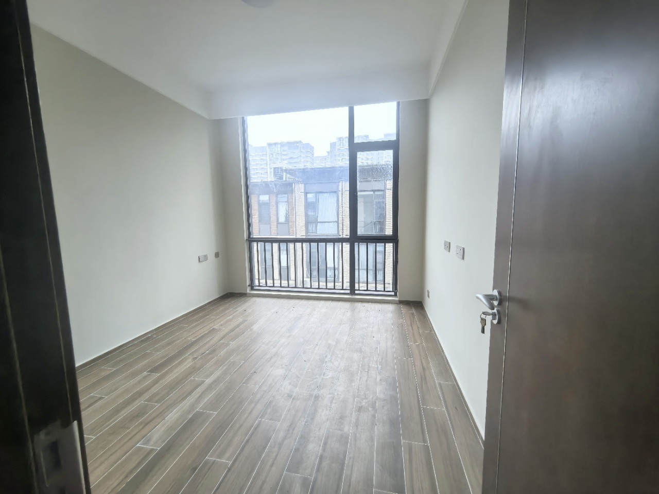 大华锦绣海岸三期  5室2厅3卫    650.0万