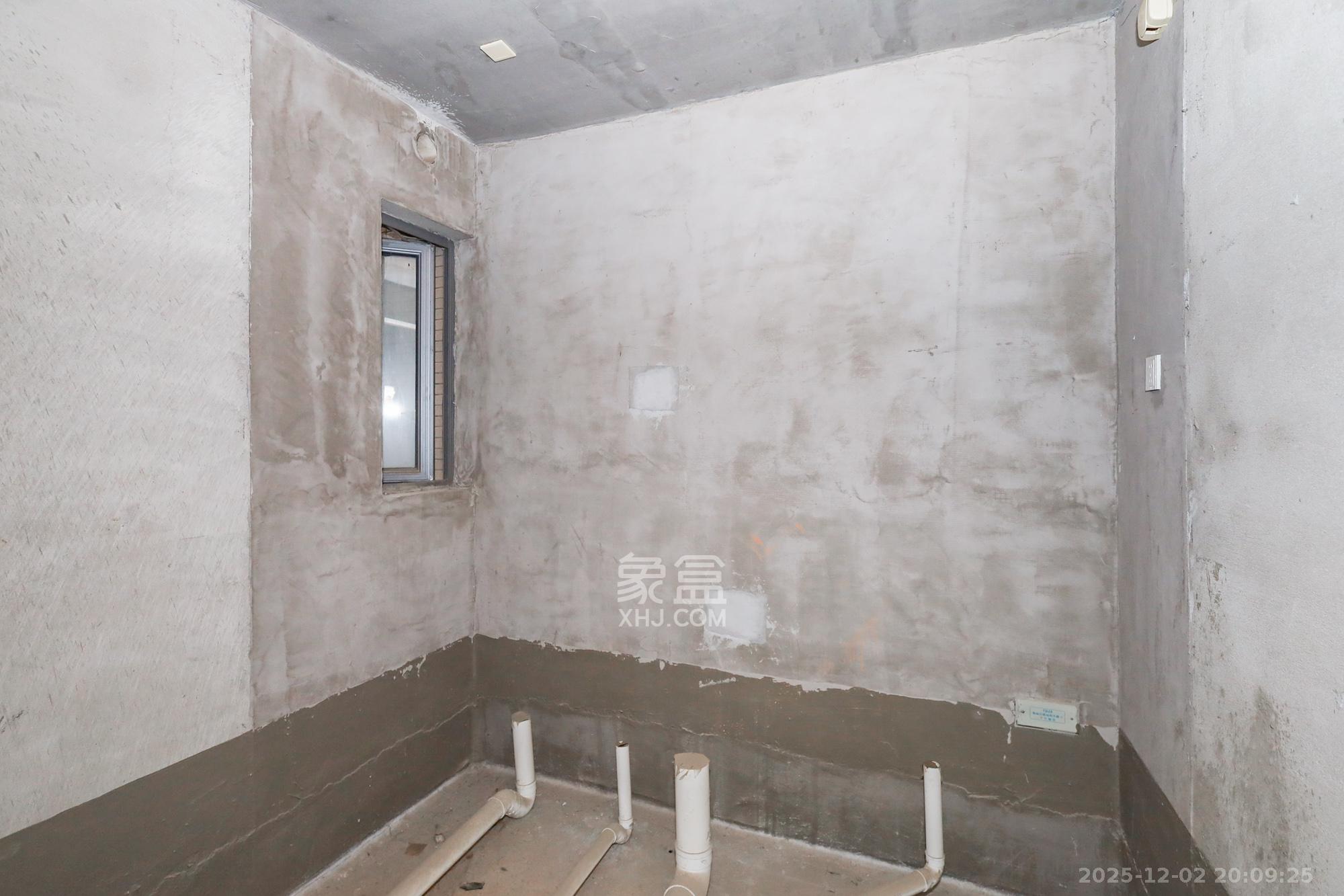 八方小区C区 4室2厅2卫 508.0万 八方小区C区 4室2厅2卫 508.0万卫生间