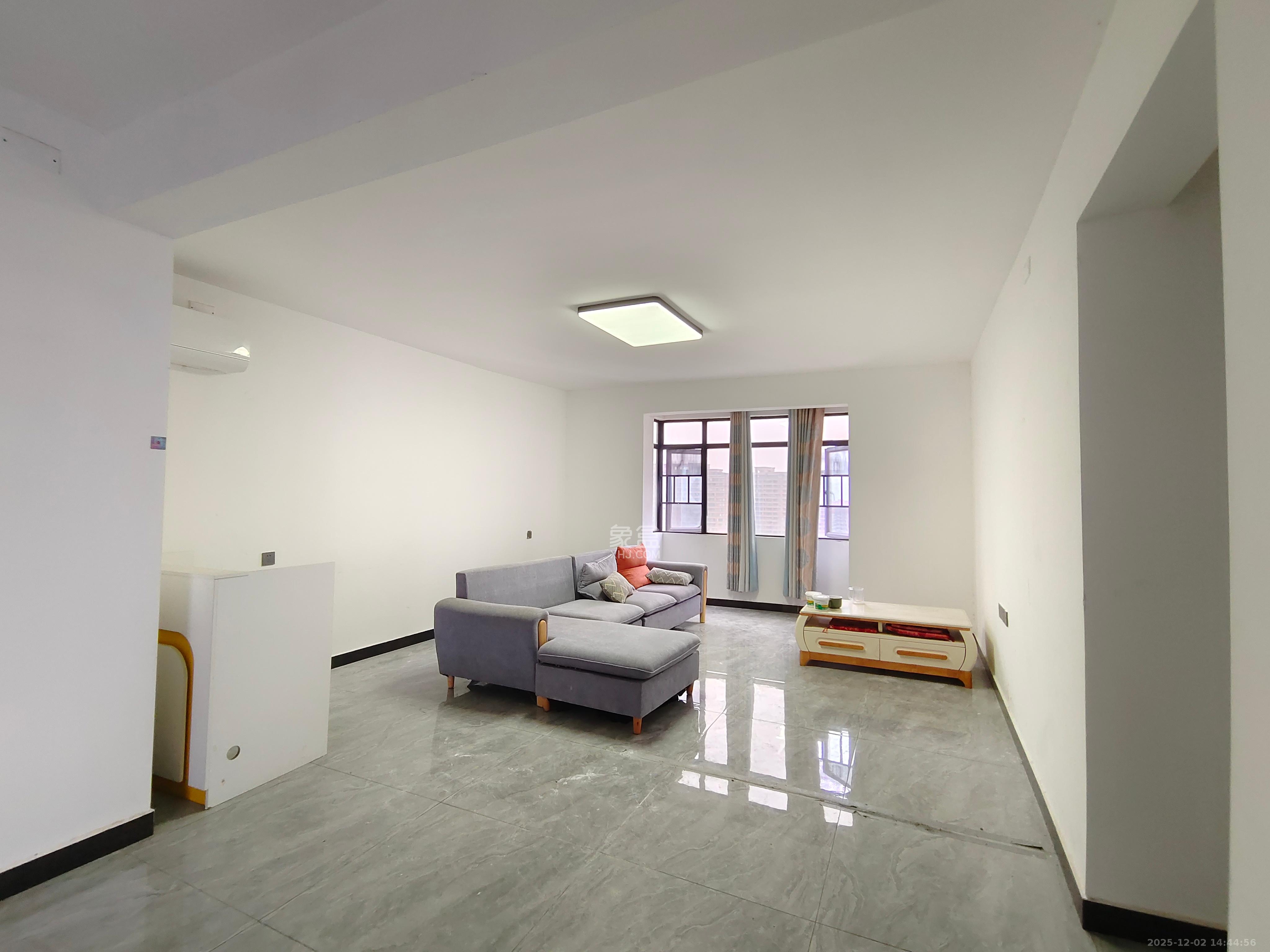 山水熙园  1室2厅2卫    2800.0元/月