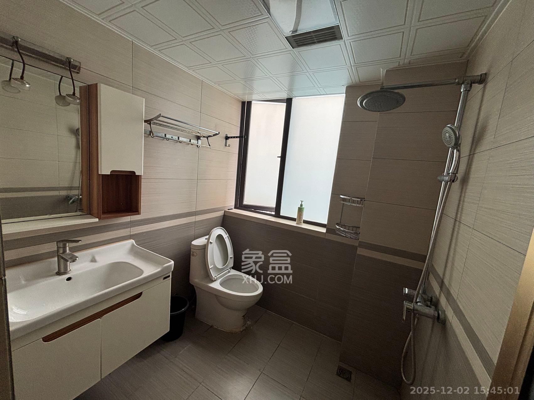 卓越蔚蓝城邦 3室2厅2卫 2400.0元/月 卓越蔚蓝城邦 3室2厅2卫 2400.0元/月室内图