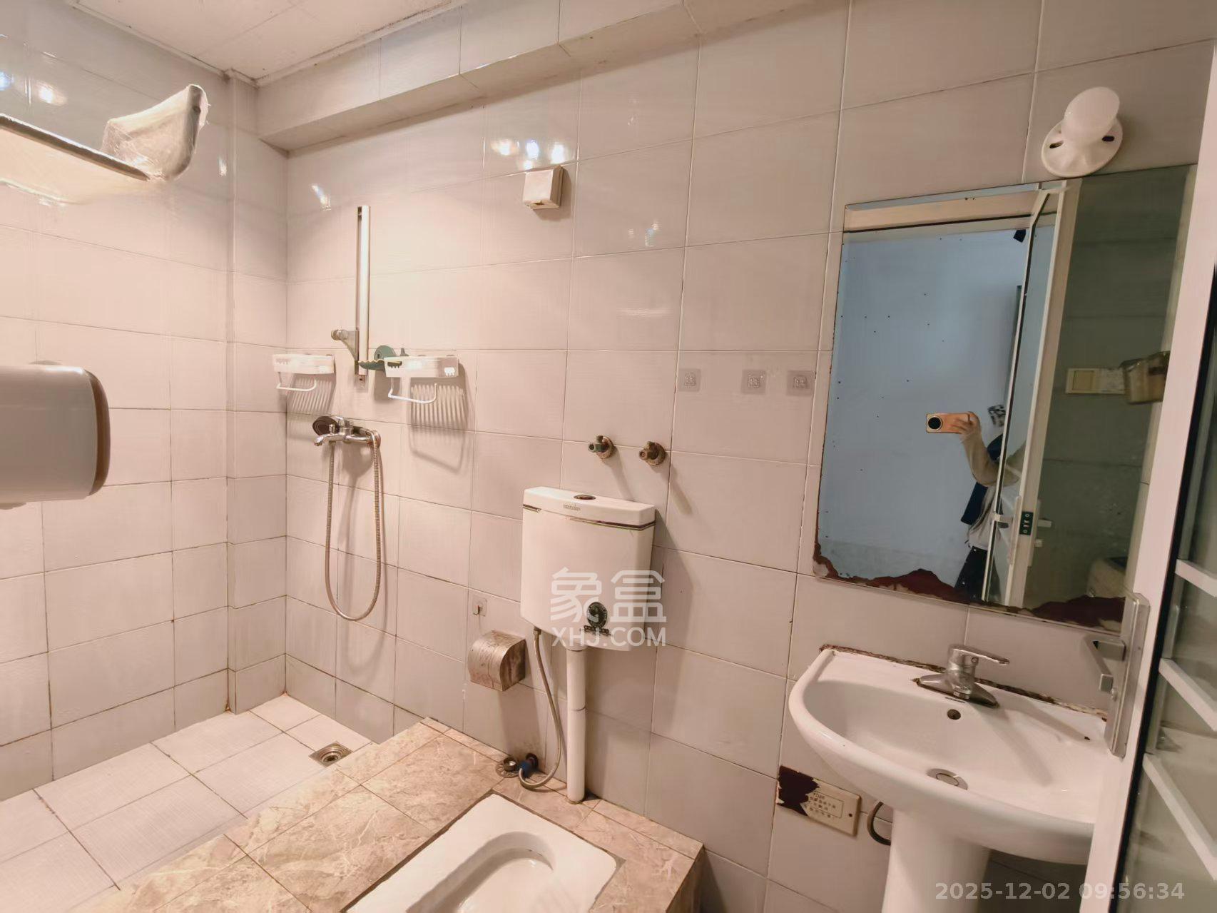 阳光100二期 1室1厅1卫 1500.0元/月 阳光100二期 1室1厅1卫 1500.0元/月室内图