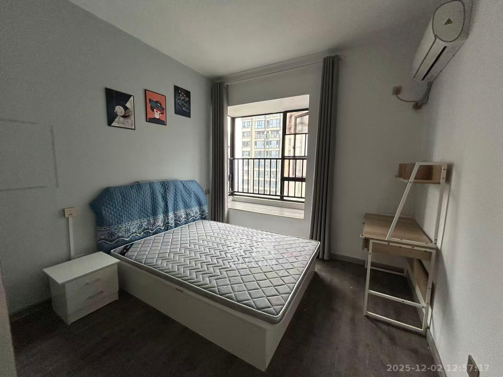 长房东旭国际  1室1厅1卫    1700.0元/月