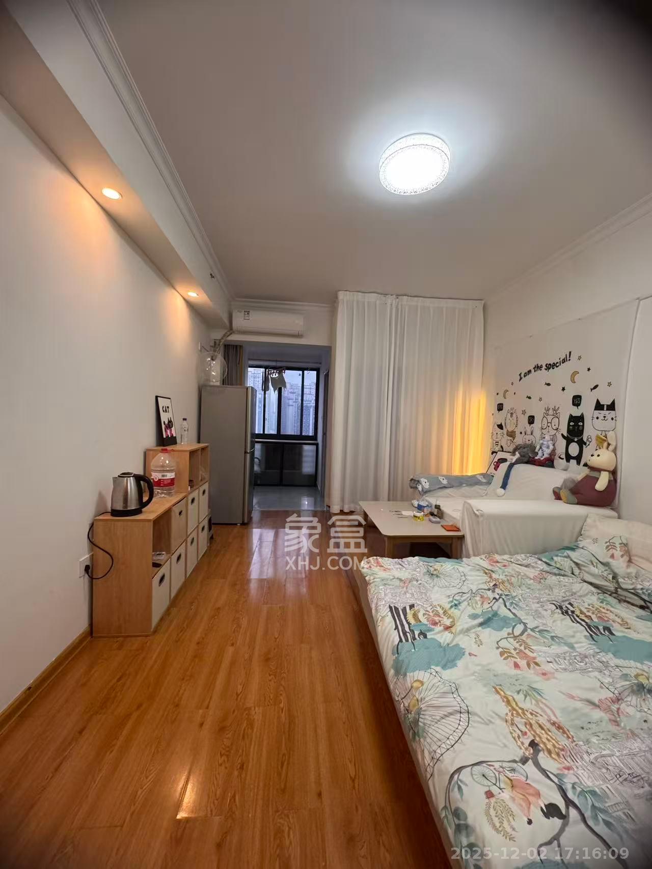 国泰九龙湾  1室1厅1卫    1500.0元/月