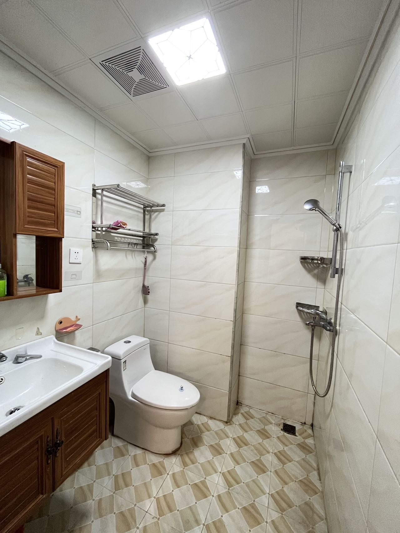 美丽华居 2室1厅1卫 2400.0元/月 美丽华居 2室1厅1卫 2400.0元/月室内图