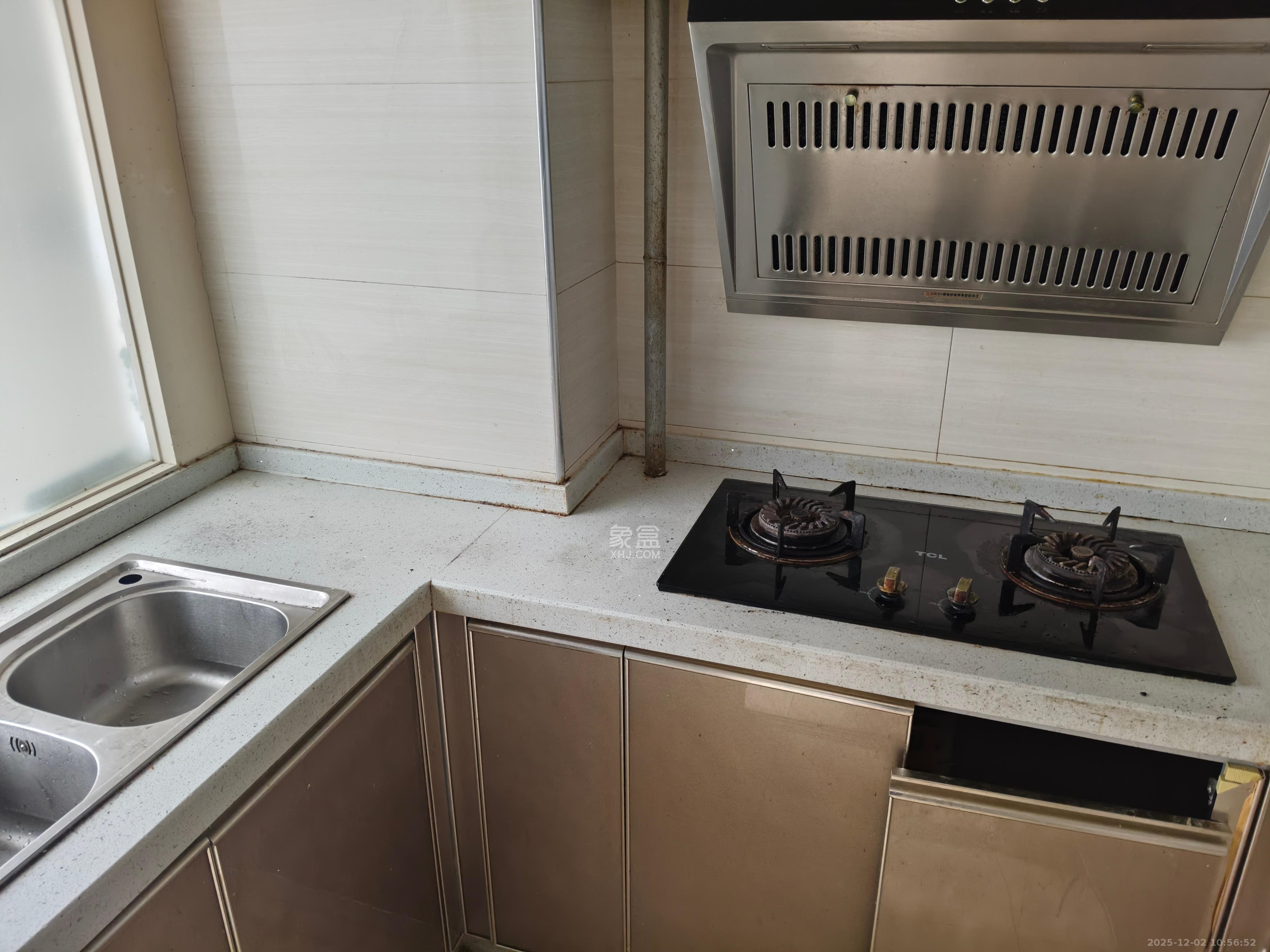 先锋东外滩  1室1厅1卫    1500.0元/月室内图