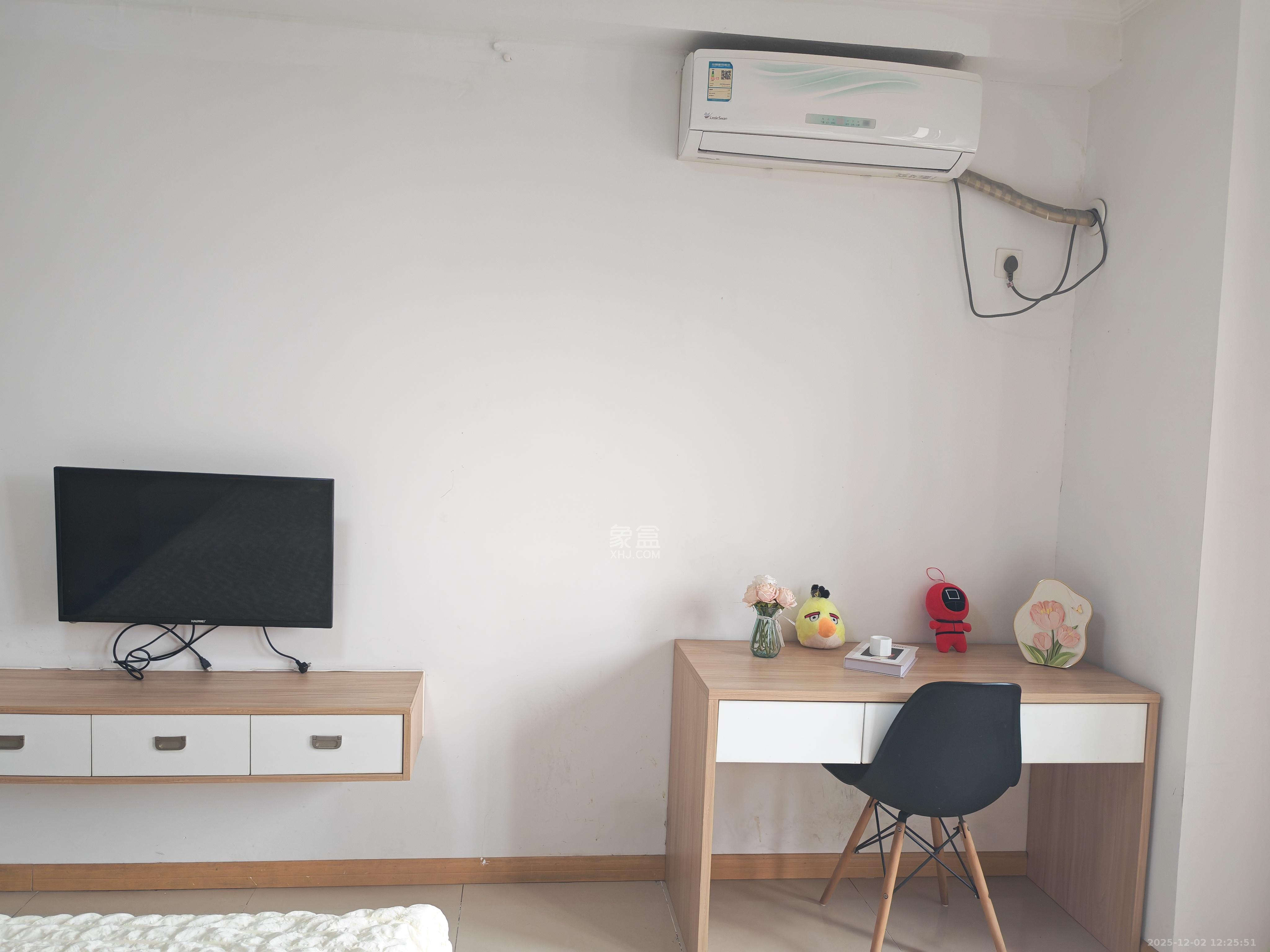 中建芙蓉工社  1室1厅1卫    1300.0元/月