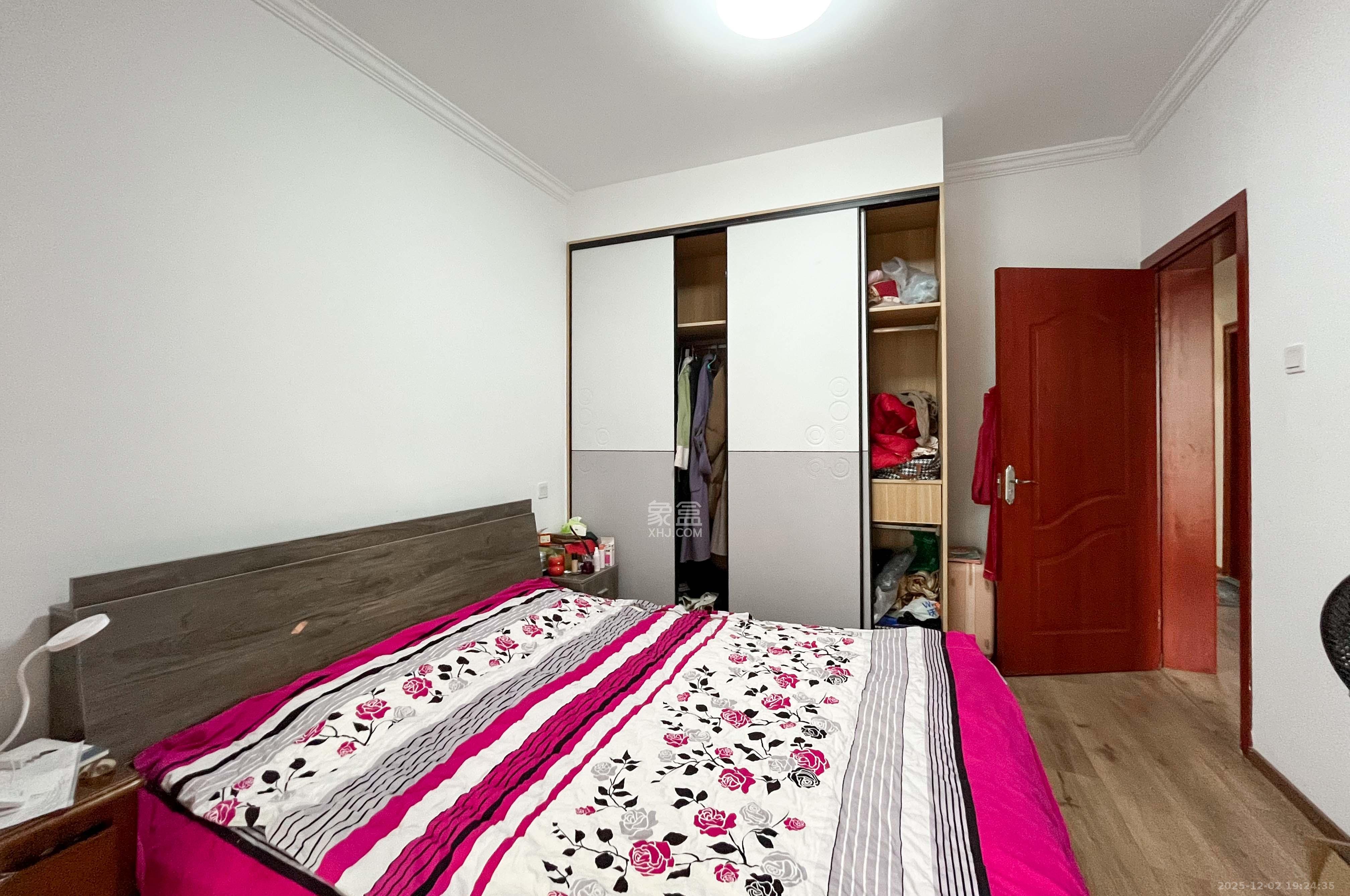 中海梅溪湖壹号  3室2厅1卫    148.0万其他